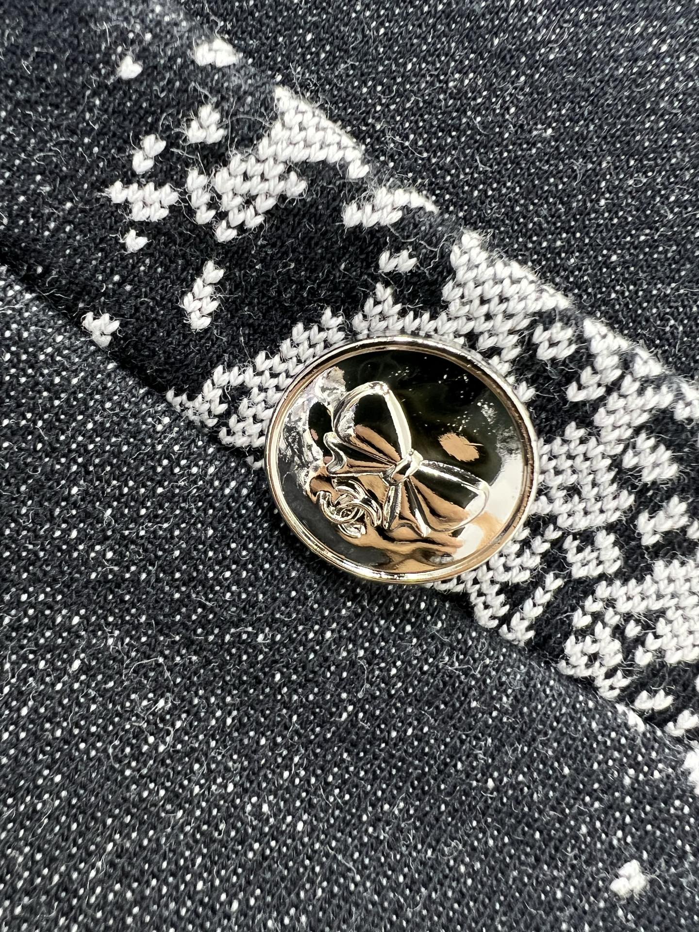 🔥🔥Chan*l 25新款烟花提花短裙！ 定制提花纯棉加绒卫衣面料，yb开发定制，很重工！以经典黑色为底