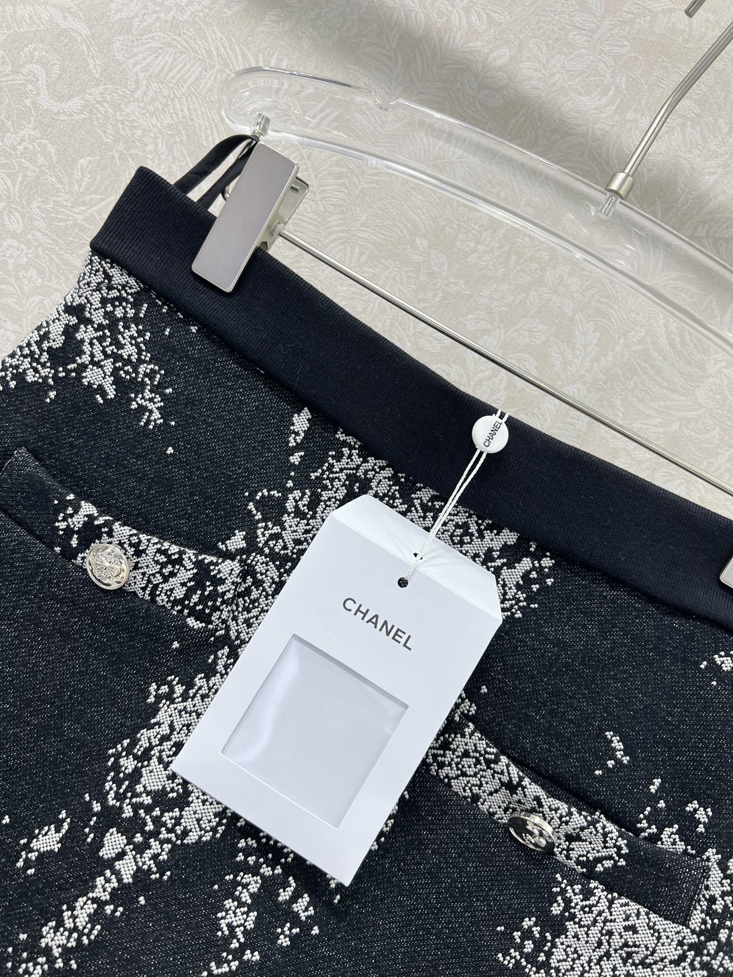 🔥🔥Chan*l 25新款烟花提花短裙！ 定制提花纯棉加绒卫衣面料，yb开发定制，很重工！以经典黑色为底