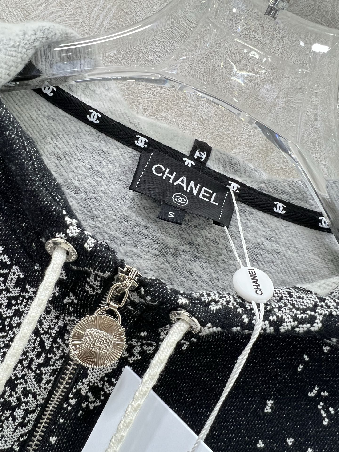 🔥🔥Chan*l 25新款烟花提花短款卫衣！定制提花纯棉加绒卫衣面料，yb开发定制，很重工！以经典黑色为