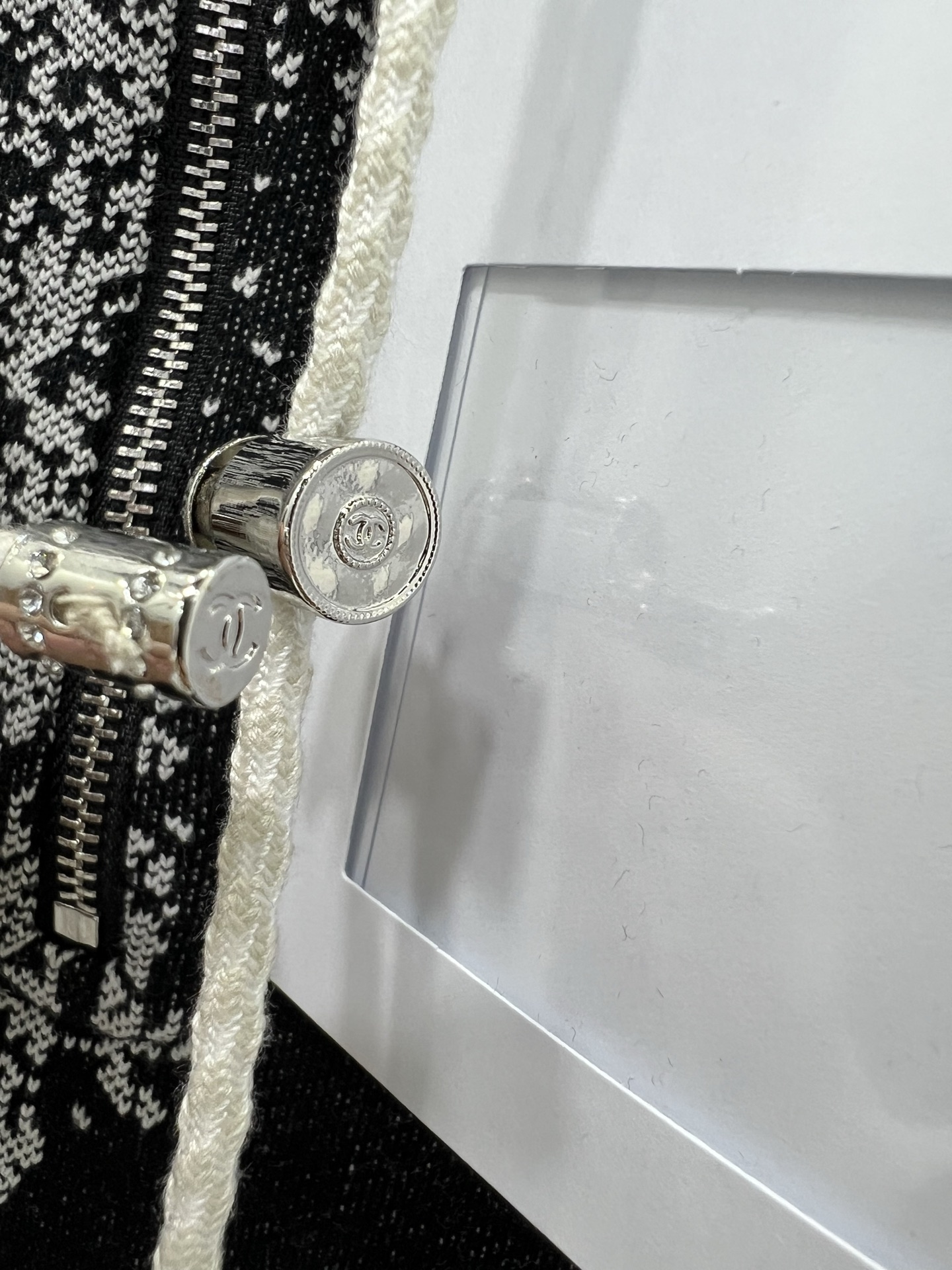 🔥🔥Chan*l 25新款烟花提花短款卫衣！定制提花纯棉加绒卫衣面料，yb开发定制，很重工！以经典黑色为