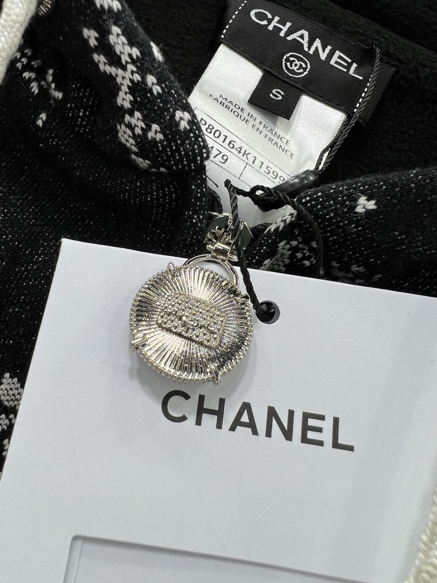 🔥🔥Chan*l 25新款烟花提花连帽拉链外套 ！定制提花纯棉加绒卫衣面料，yb开发定制，很重工！以经典