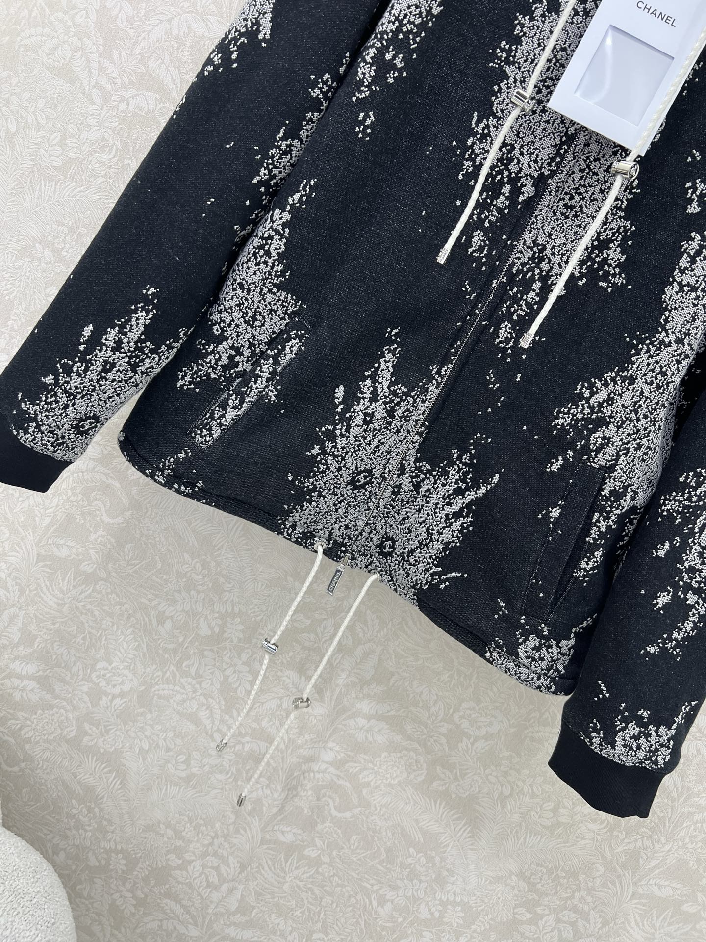 🔥🔥Chan*l 25新款烟花提花连帽拉链外套 ！定制提花纯棉加绒卫衣面料，yb开发定制，很重工！以经典