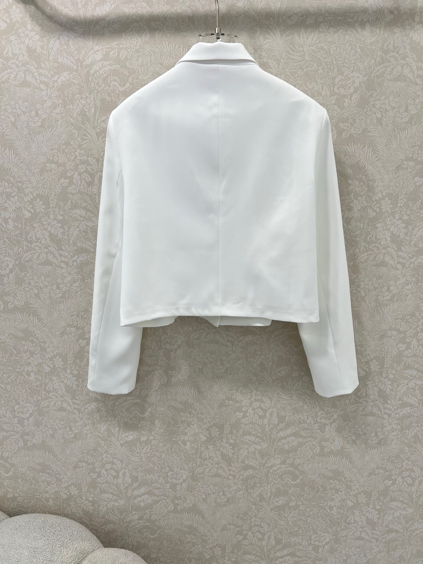 🔥🔥alo*25新款短款西装外套 西服面料挺度质感都在线 韩版宽松版型 袖臂alo反光logo 细节都到