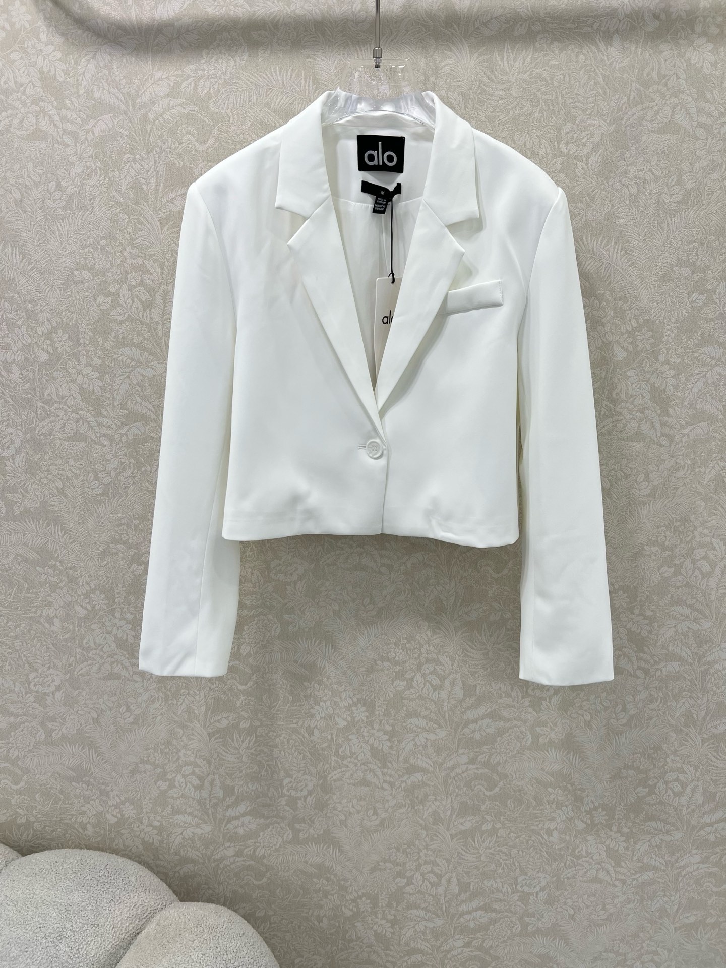 🔥🔥alo*25新款短款西装外套 西服面料挺度质感都在线 韩版宽松版型 袖臂alo反光logo 细节都到