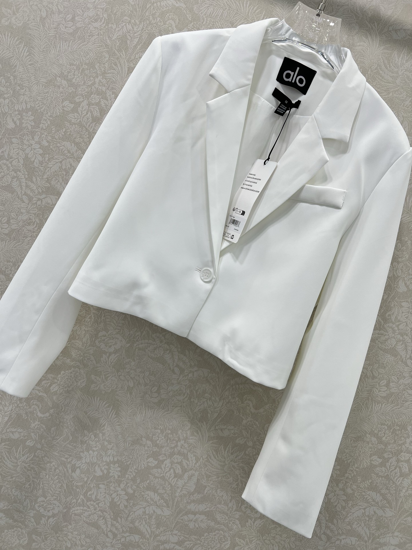 🔥🔥alo*25新款短款西装外套 西服面料挺度质感都在线 韩版宽松版型 袖臂alo反光logo 细节都到