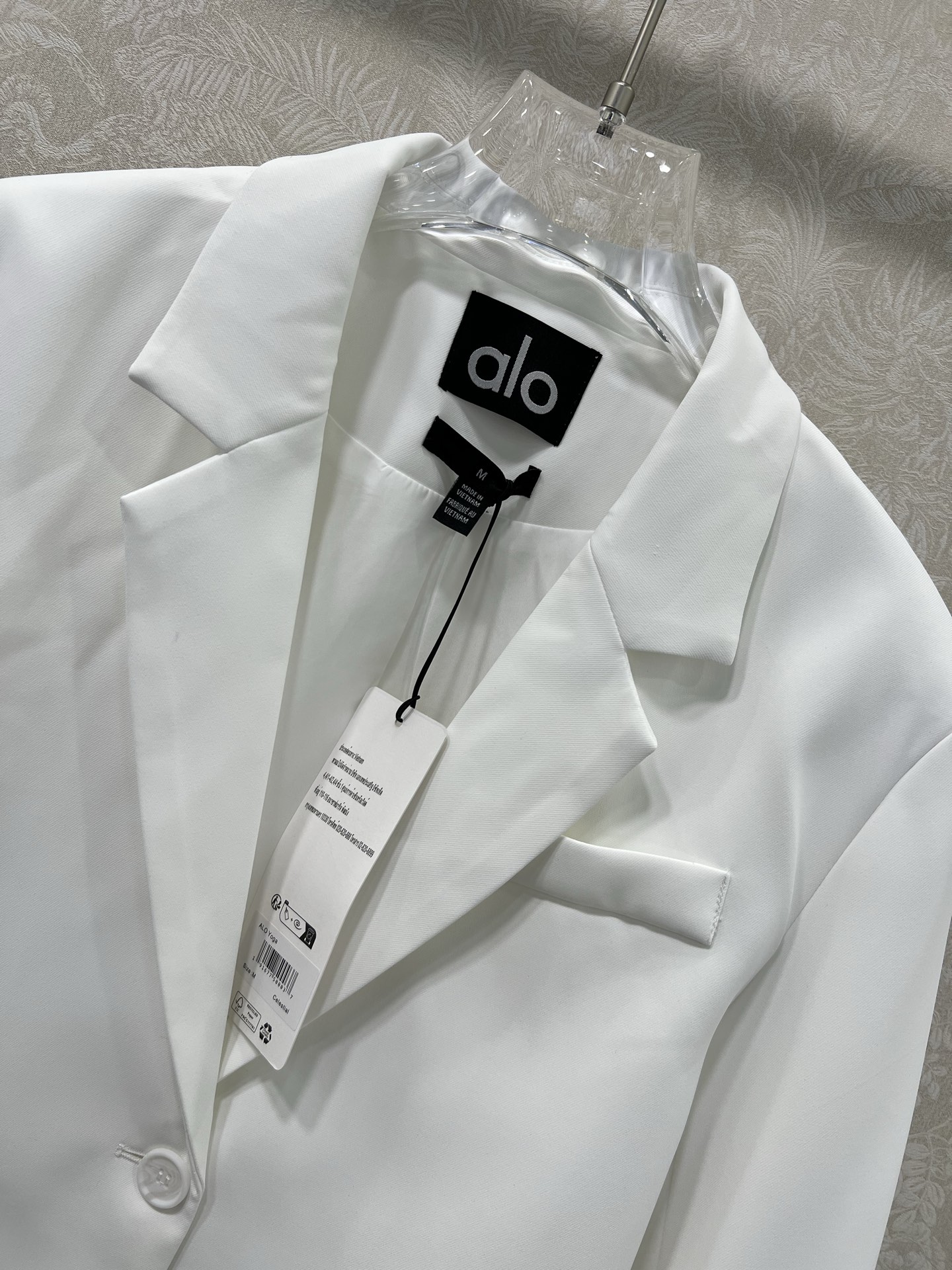 🔥🔥alo*25新款短款西装外套 西服面料挺度质感都在线 韩版宽松版型 袖臂alo反光logo 细节都到