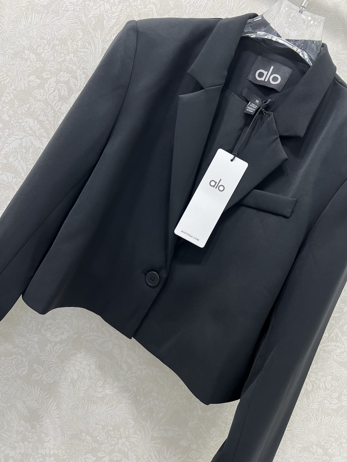 🔥🔥alo*25新款短款西装外套 西服面料挺度质感都在线 韩版宽松版型 袖臂alo反光logo 细节都到