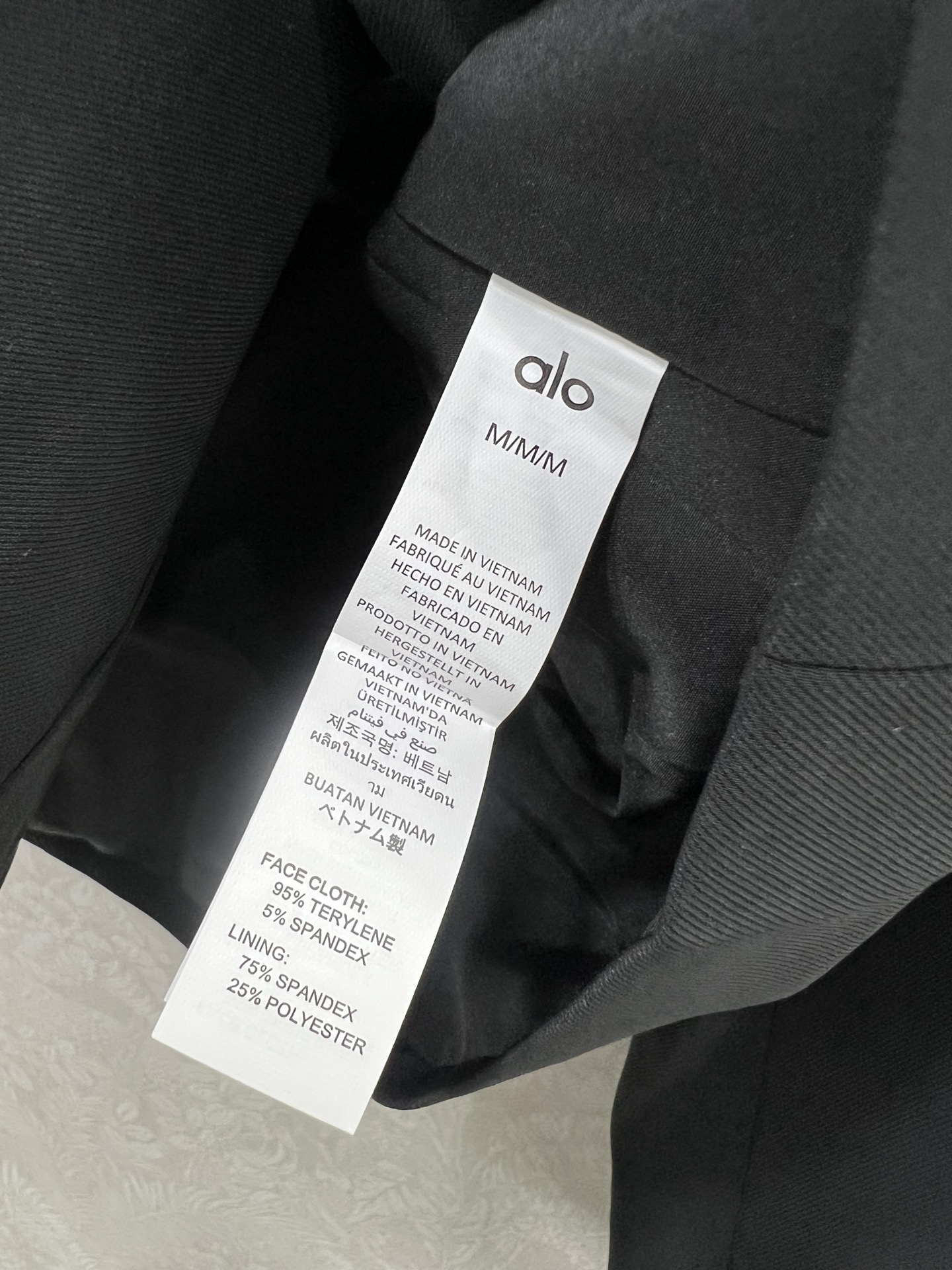 🔥🔥alo*25新款短款西装外套 西服面料挺度质感都在线 韩版宽松版型 袖臂alo反光logo 细节都到