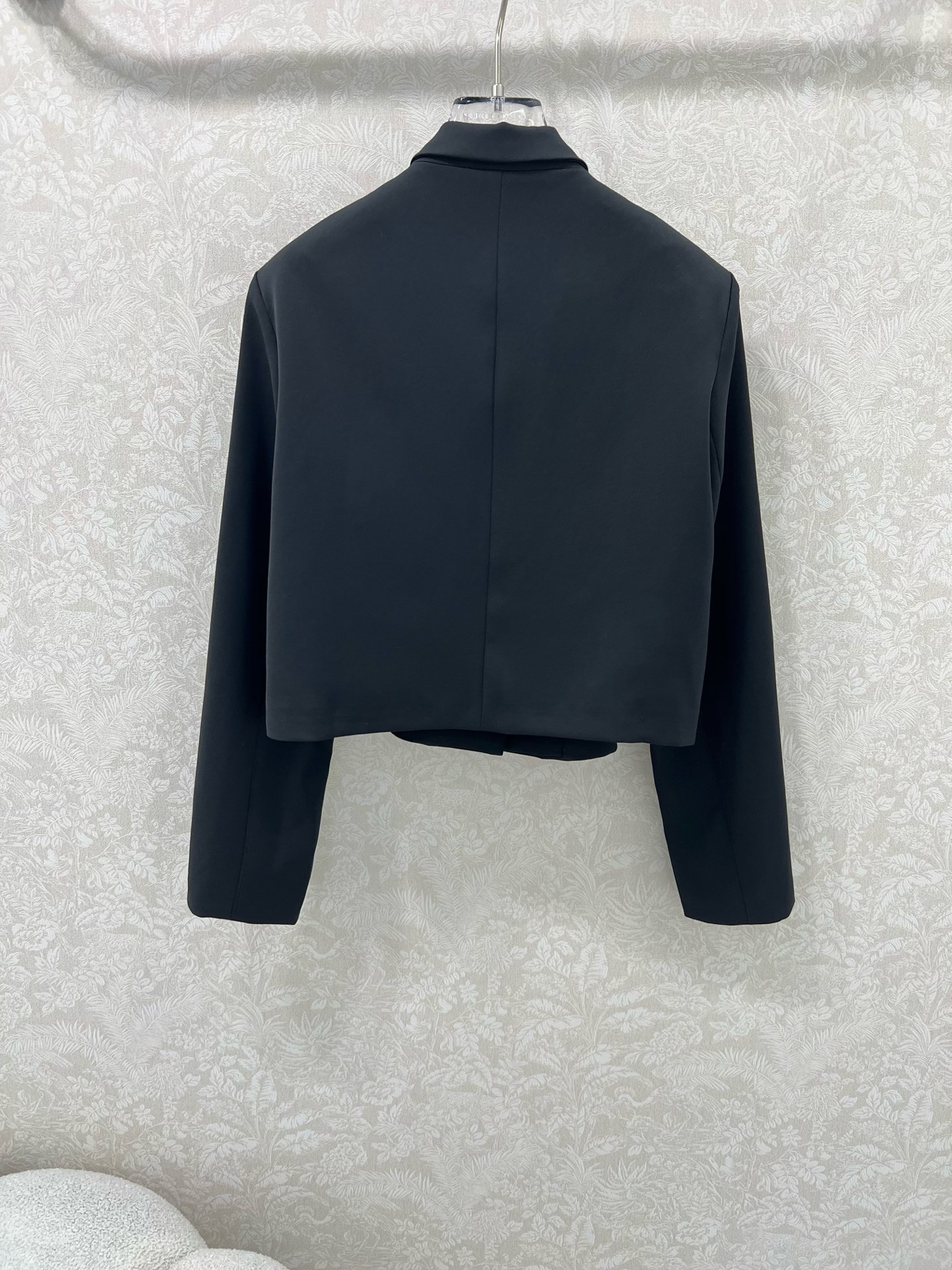 🔥🔥alo*25新款短款西装外套 西服面料挺度质感都在线 韩版宽松版型 袖臂alo反光logo 细节都到