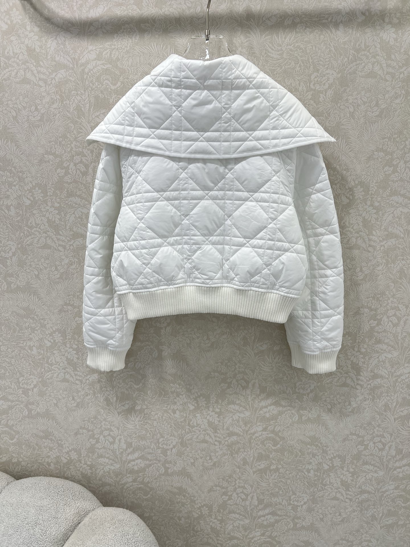 🔥🔥DIO*25新款藤格纹戴妃格夹棉海军领马棉衣外套 两侧口袋💕小蜜蜂刺绣 袖口下摆均以羊毛螺纹针织设计