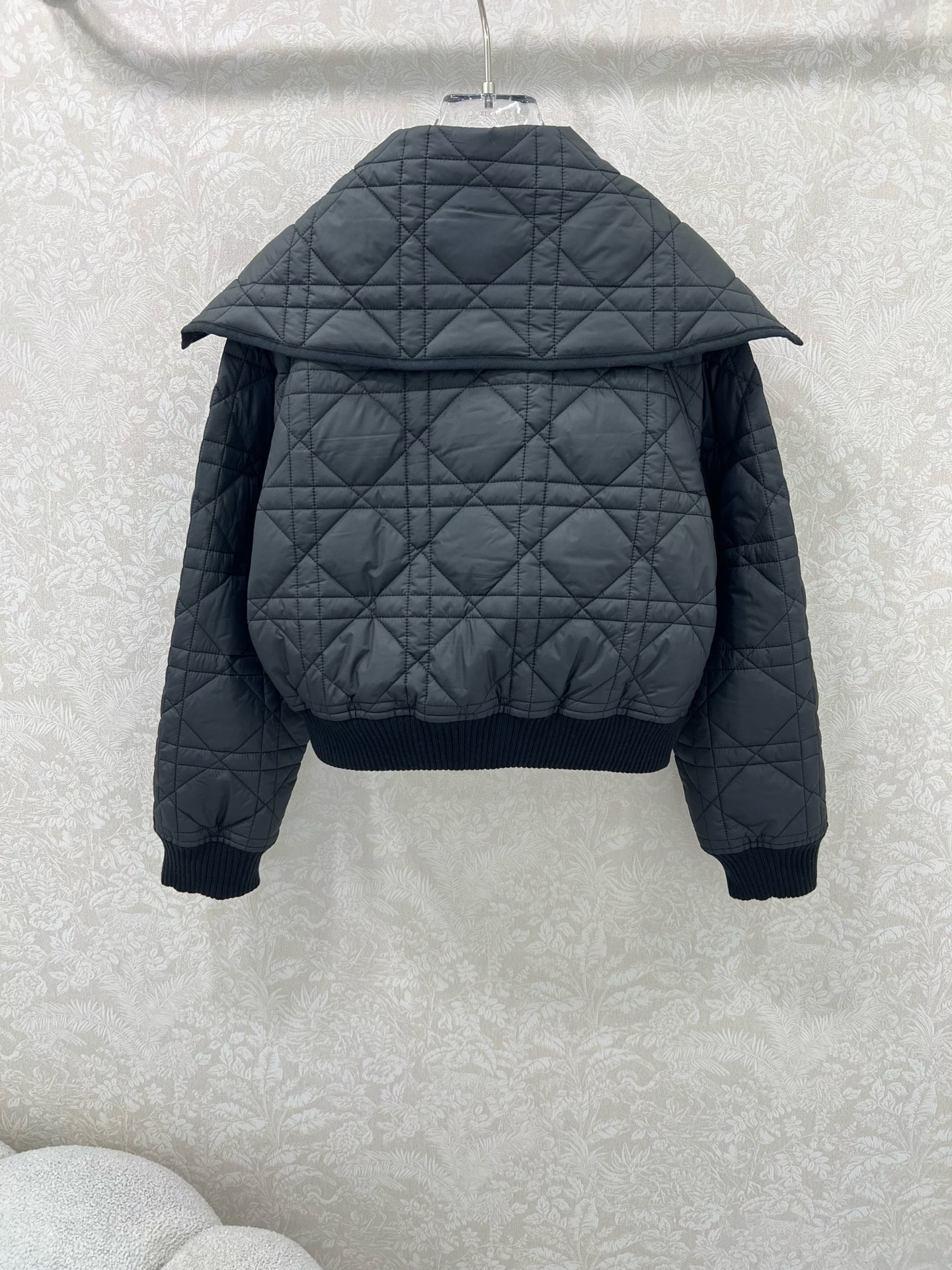 🔥🔥DIO*25新款藤格纹戴妃格夹棉海军领马棉衣外套 两侧口袋💕小蜜蜂刺绣 袖口下摆均以羊毛螺纹针织设计