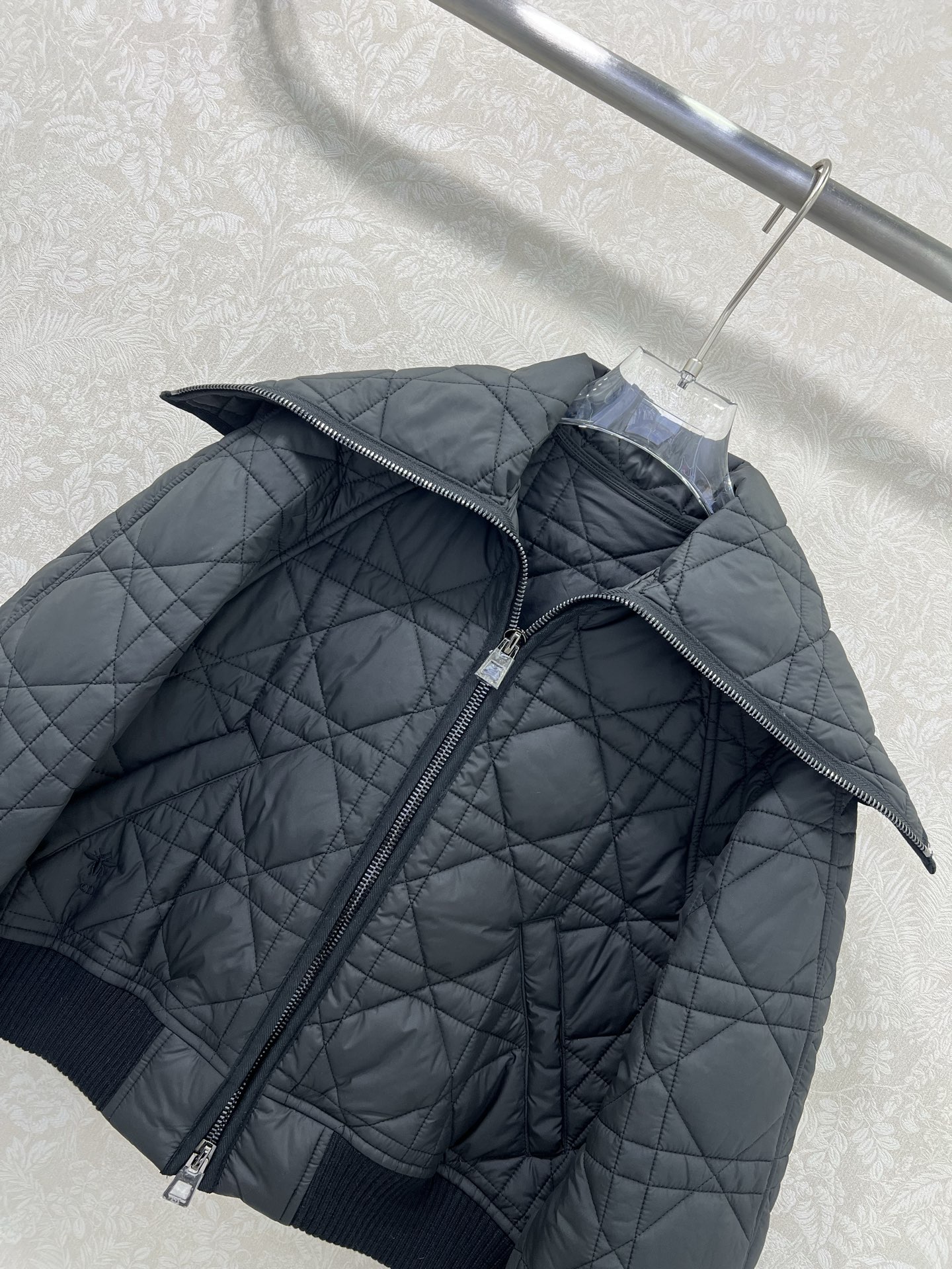 🔥🔥DIO*25新款藤格纹戴妃格夹棉海军领马棉衣外套 两侧口袋💕小蜜蜂刺绣 袖口下摆均以羊毛螺纹针织设计