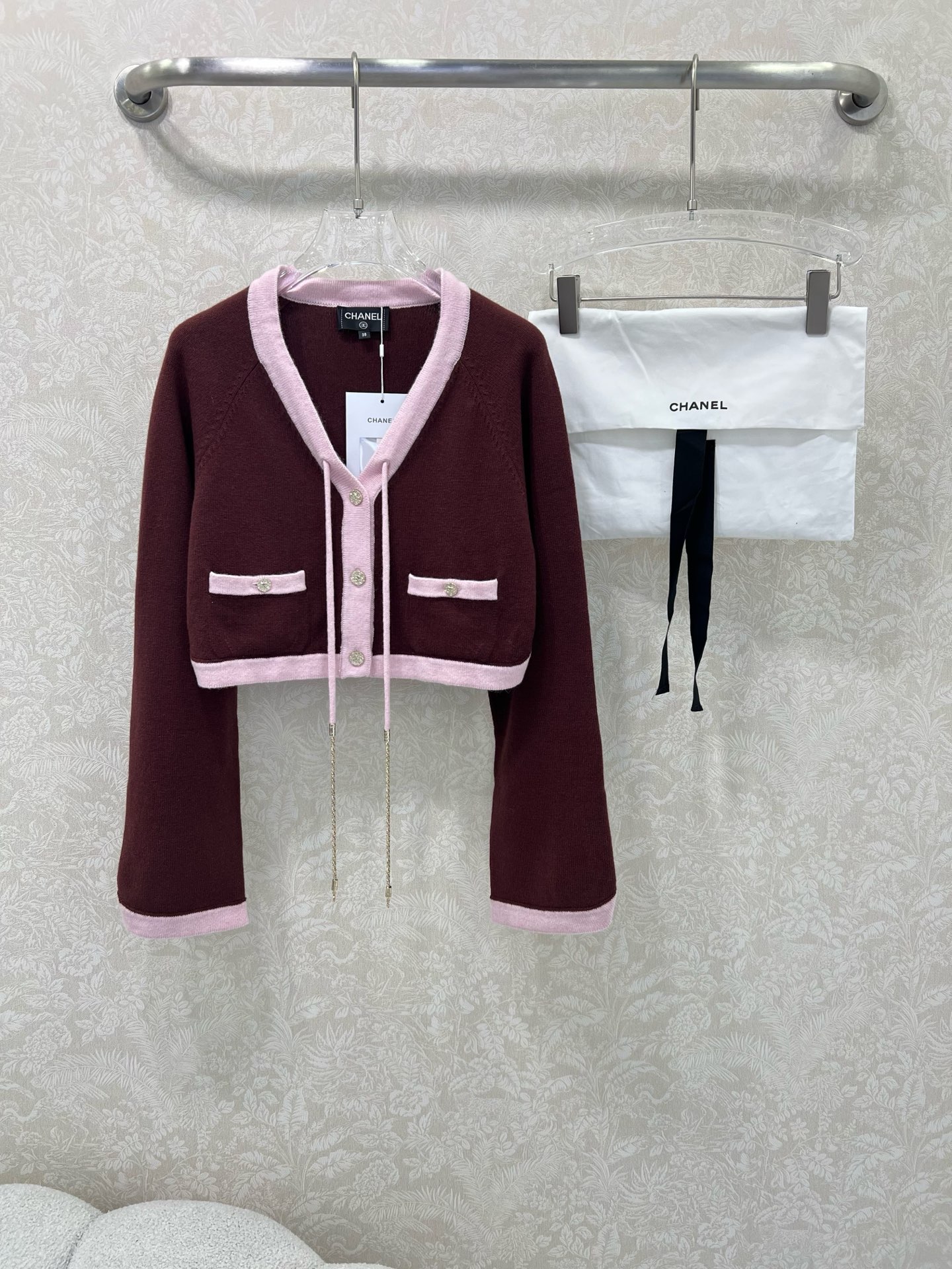 🔥🔥 Chan*l 25A手工坊系列新款 高版本配布袋‼️ 撞色包边系带针织短开衫丨⚠独家高版出品！致敬