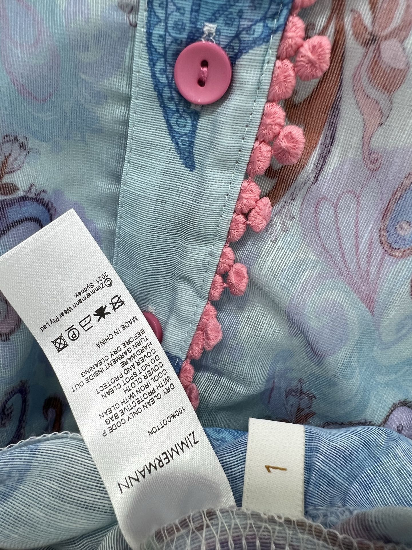 🔥🔥ZIMMERMAN* 25新款小立领灯笼长款连衣裙·选用纯棉混纺面料制成，蓝粉色调的腰果花的花色搭配