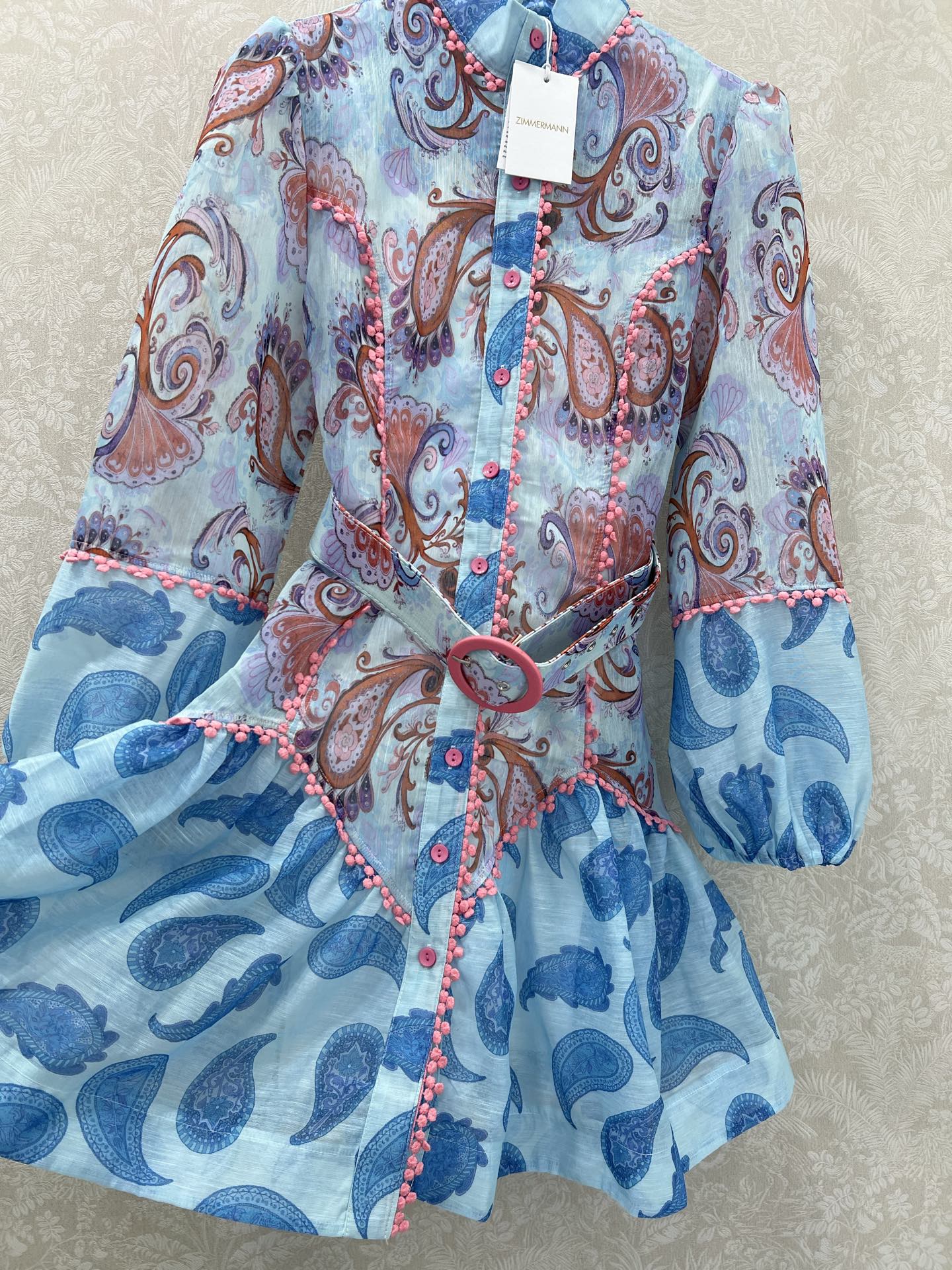 🔥🔥ZIMMERMAN* 25新款小立领灯笼长款连衣裙·选用纯棉混纺面料制成，蓝粉色调的腰果花的花色搭配