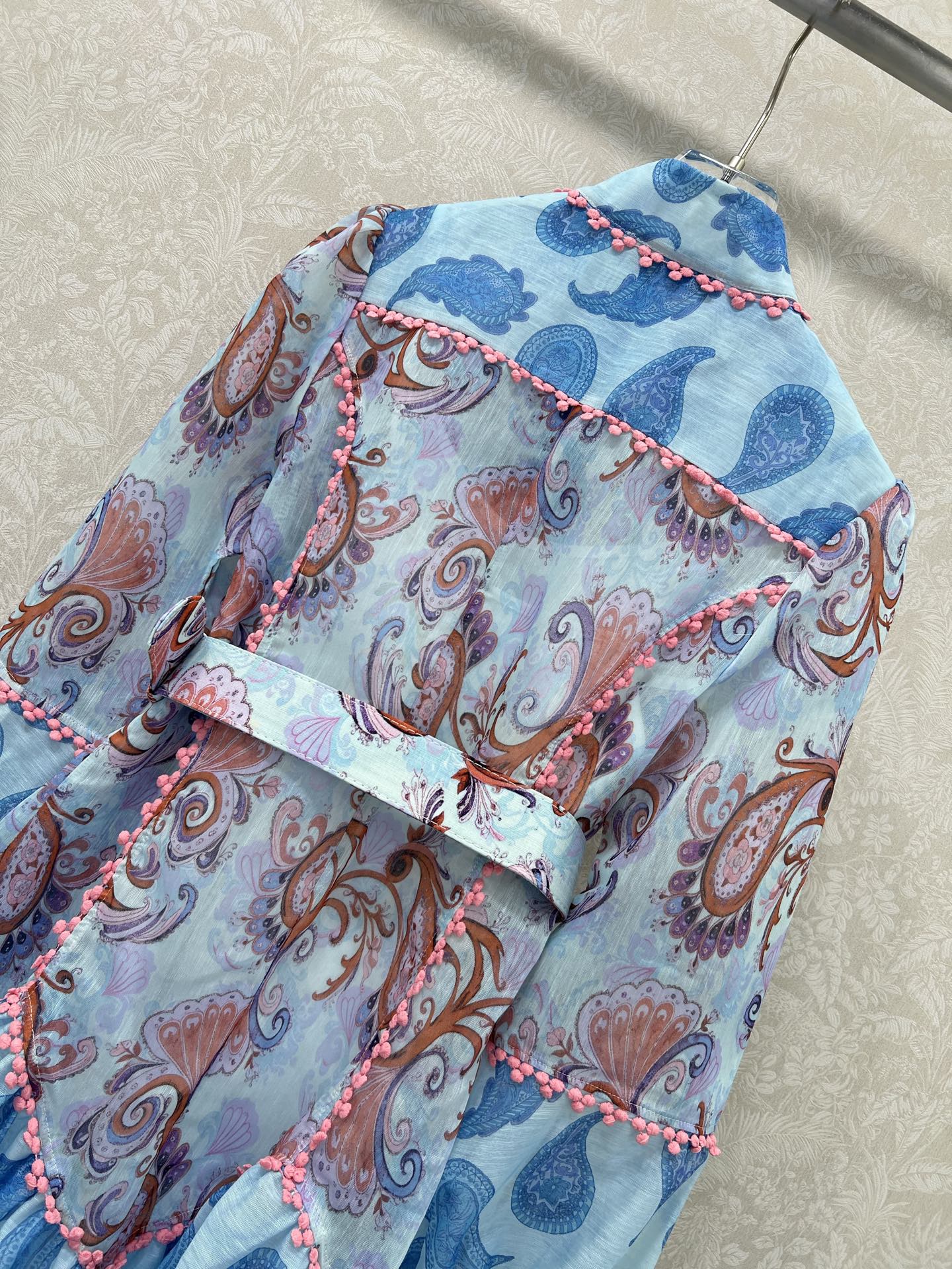 🔥🔥ZIMMERMAN* 25新款小立领灯笼长款连衣裙·选用纯棉混纺面料制成，蓝粉色调的腰果花的花色搭配