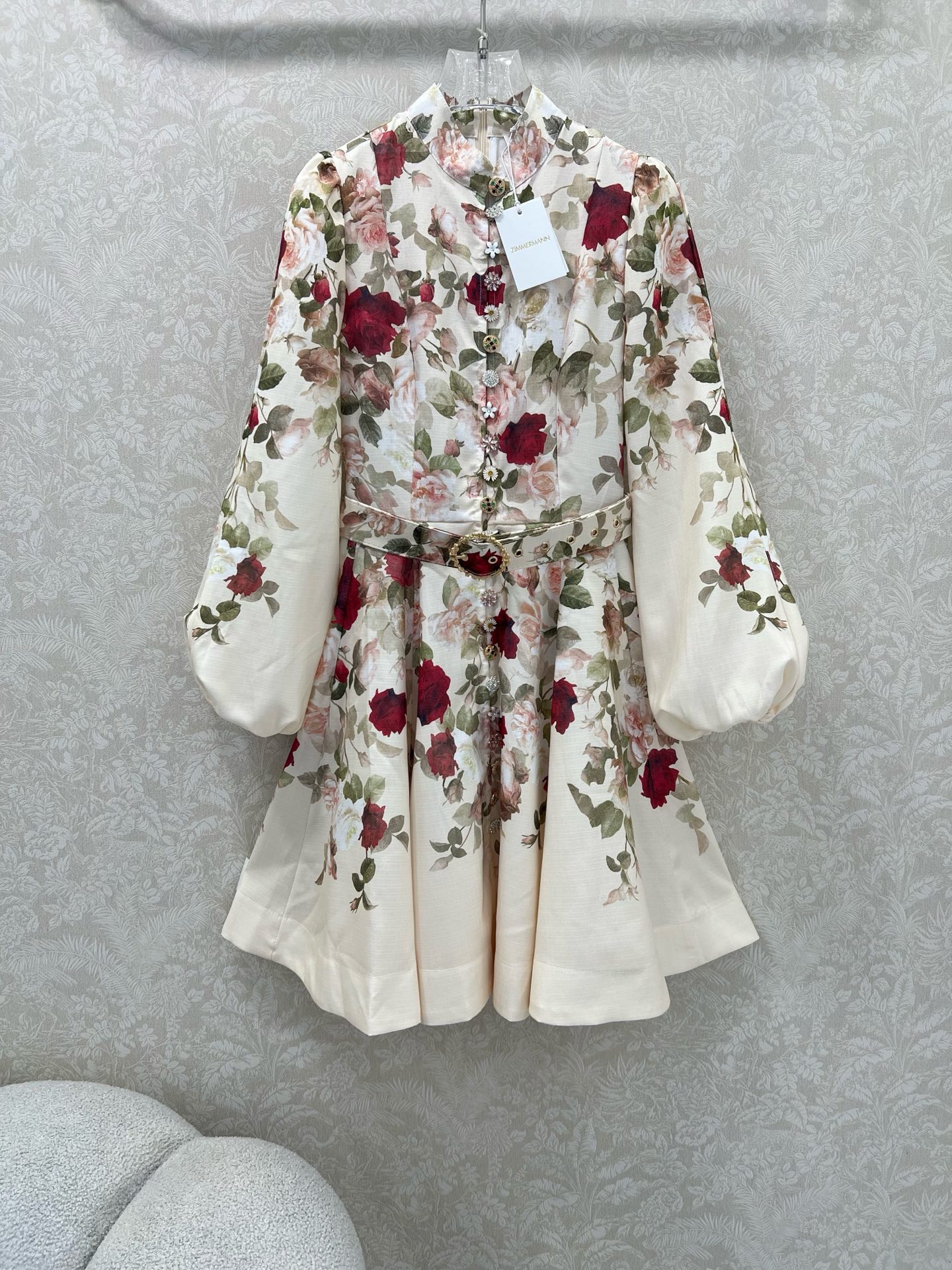 🔥🔥Zimmerman*兹/默曼 25新款玫瑰花系列 短款连衣裙 小立领和灯笼袖设计 前襟定制多宝花样五