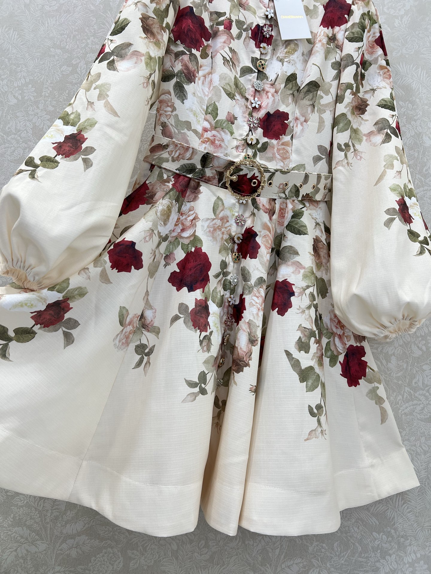 🔥🔥Zimmerman*兹/默曼 25新款玫瑰花系列 短款连衣裙 小立领和灯笼袖设计 前襟定制多宝花样五