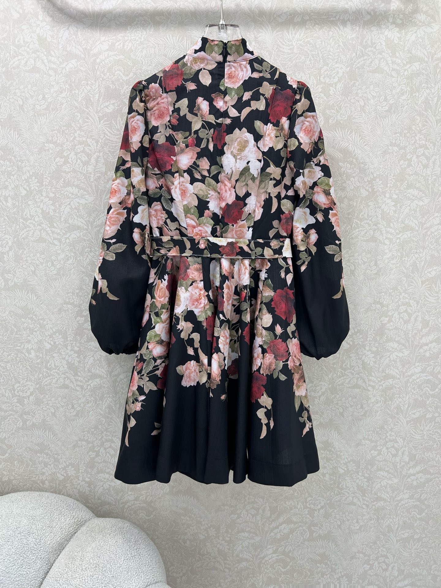 🔥🔥Zimmerman*兹/默曼 25新款玫瑰花系列 短款连衣裙 小立领和灯笼袖设计 前襟定制多宝花样五