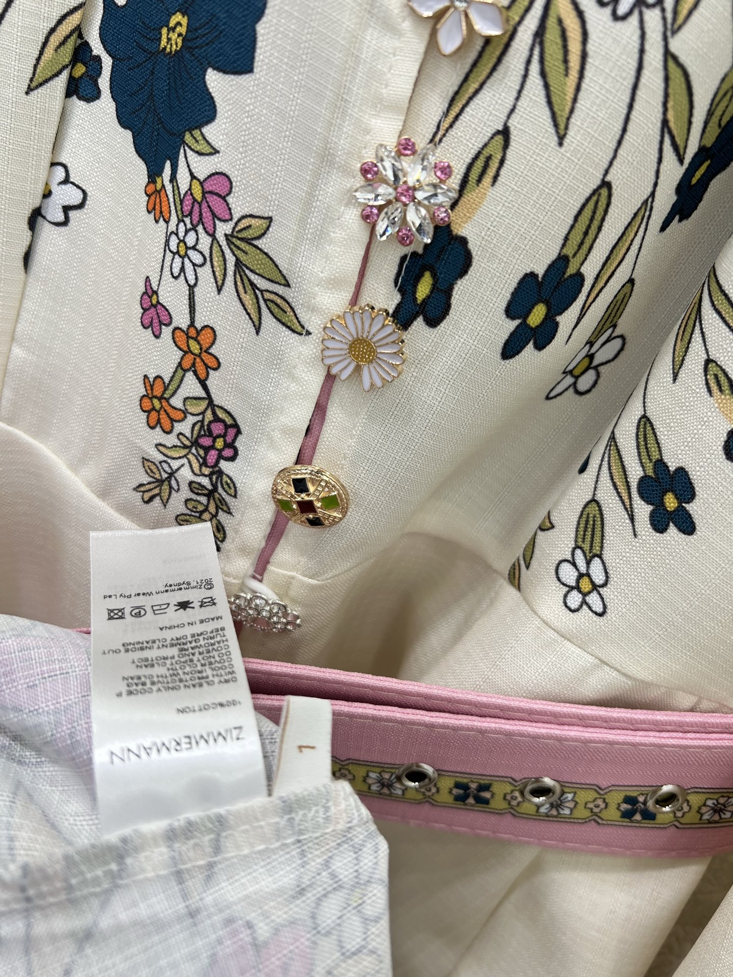 🔥🔥Zimmerman*兹/默曼 25新款定位印花系列 同步上新啦~长款‼️连衣裙 小立领和灯笼袖设计 