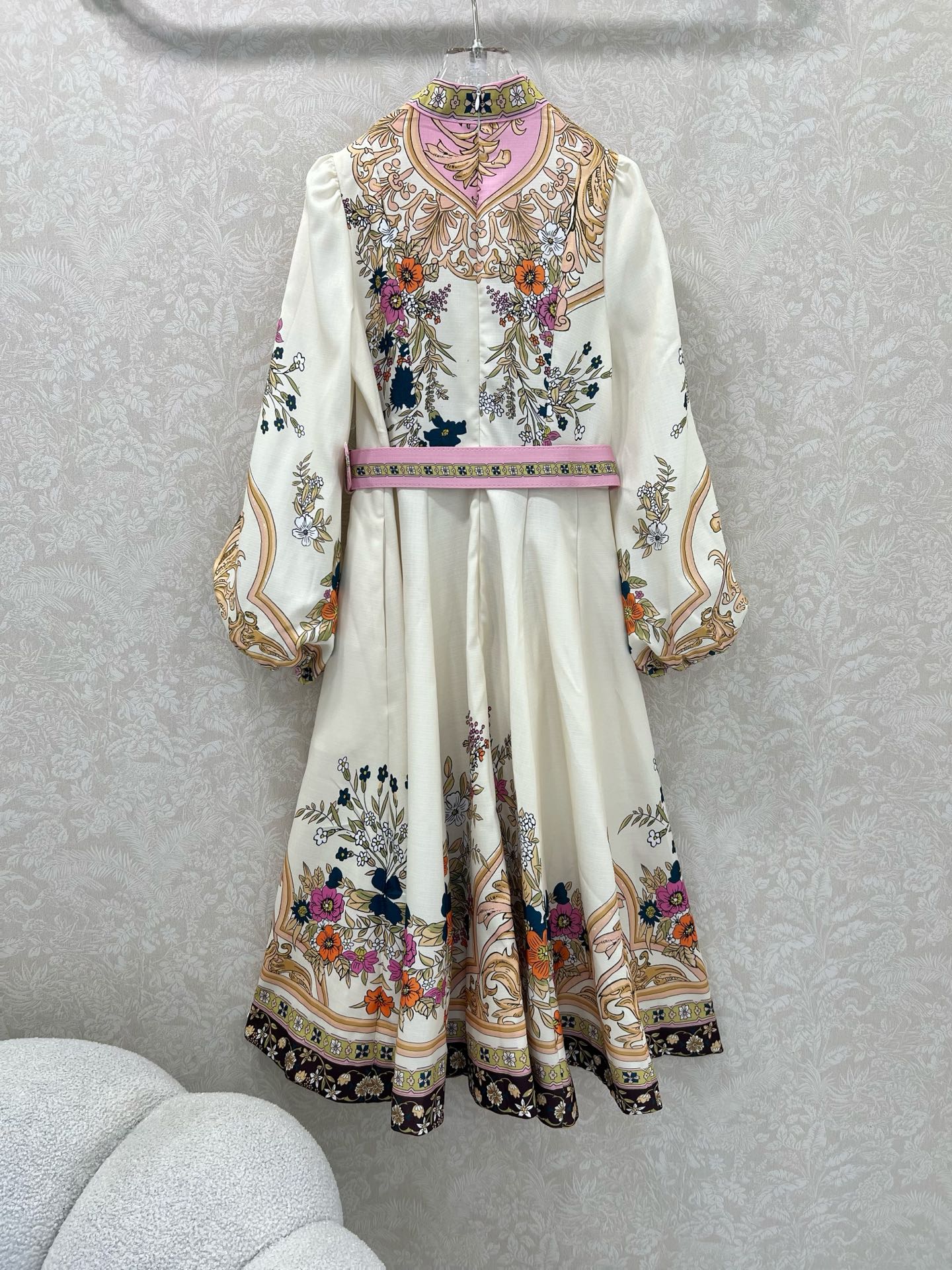 🔥🔥Zimmerman*兹/默曼 25新款定位印花系列 同步上新啦~长款‼️连衣裙 小立领和灯笼袖设计 