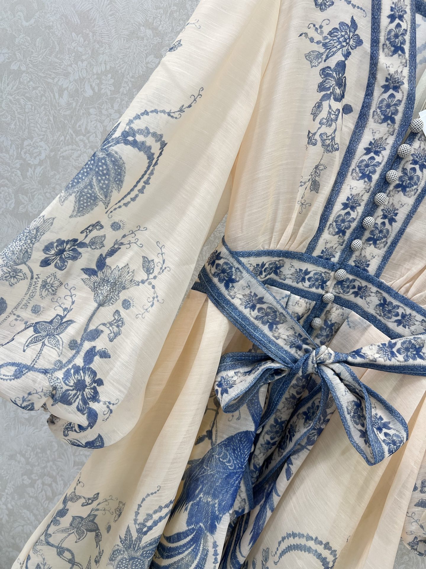 新出短款蓝色🩵🔥🔥Zimmerman*兹/默曼 25新款连衣裙 V领蓬蓬泡泡袖公主袖设计 搭配定制腰带 