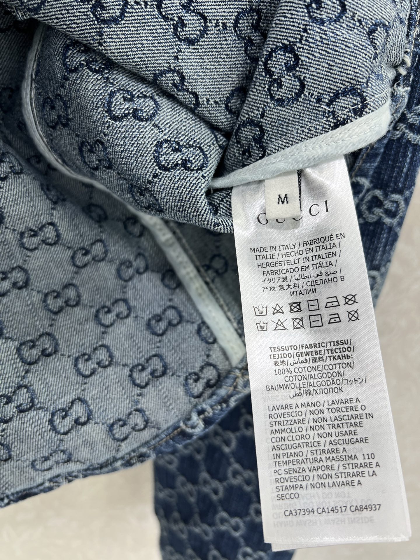  🔥🔥GUCC*25新款复古洗水牛仔外套！经典翻领微收腰版型小短款渐变色设计版型时髦又高级！原版开膜定制