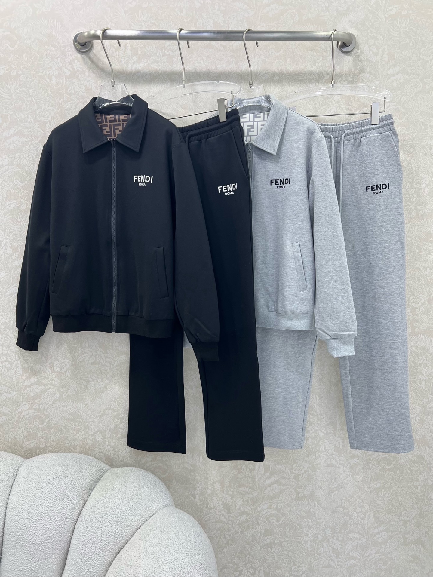 🔥🔥 FEND*25新款套装 双面连帽拉链外套➕直筒长裤的组合  定制拉链头 内里双F老花印花 外套双面