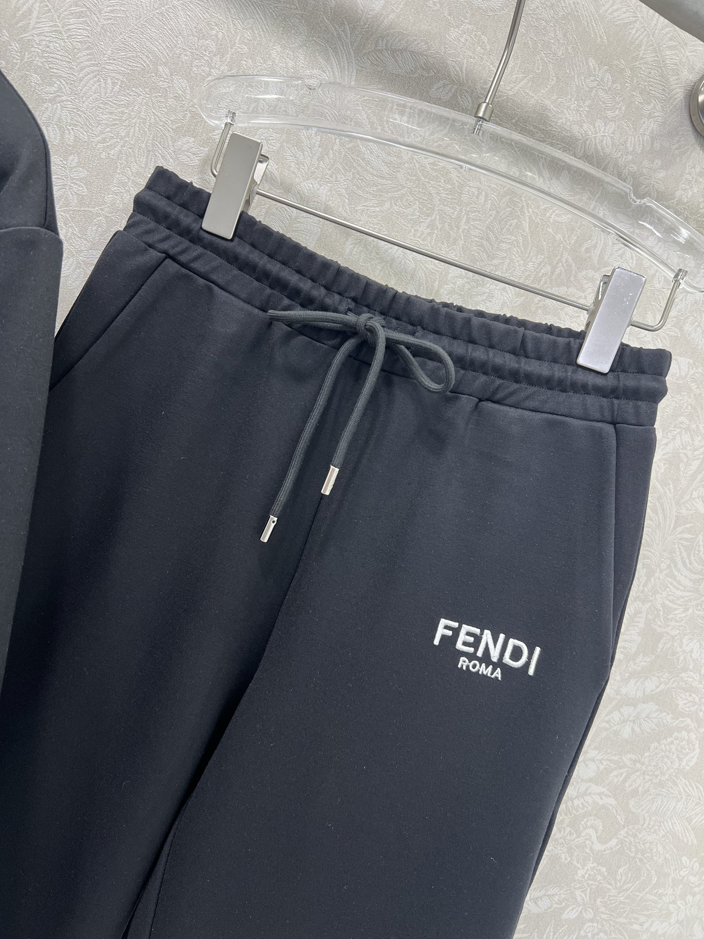 🔥🔥 FEND*25新款套装 双面连帽拉链外套➕直筒长裤的组合  定制拉链头 内里双F老花印花 外套双面