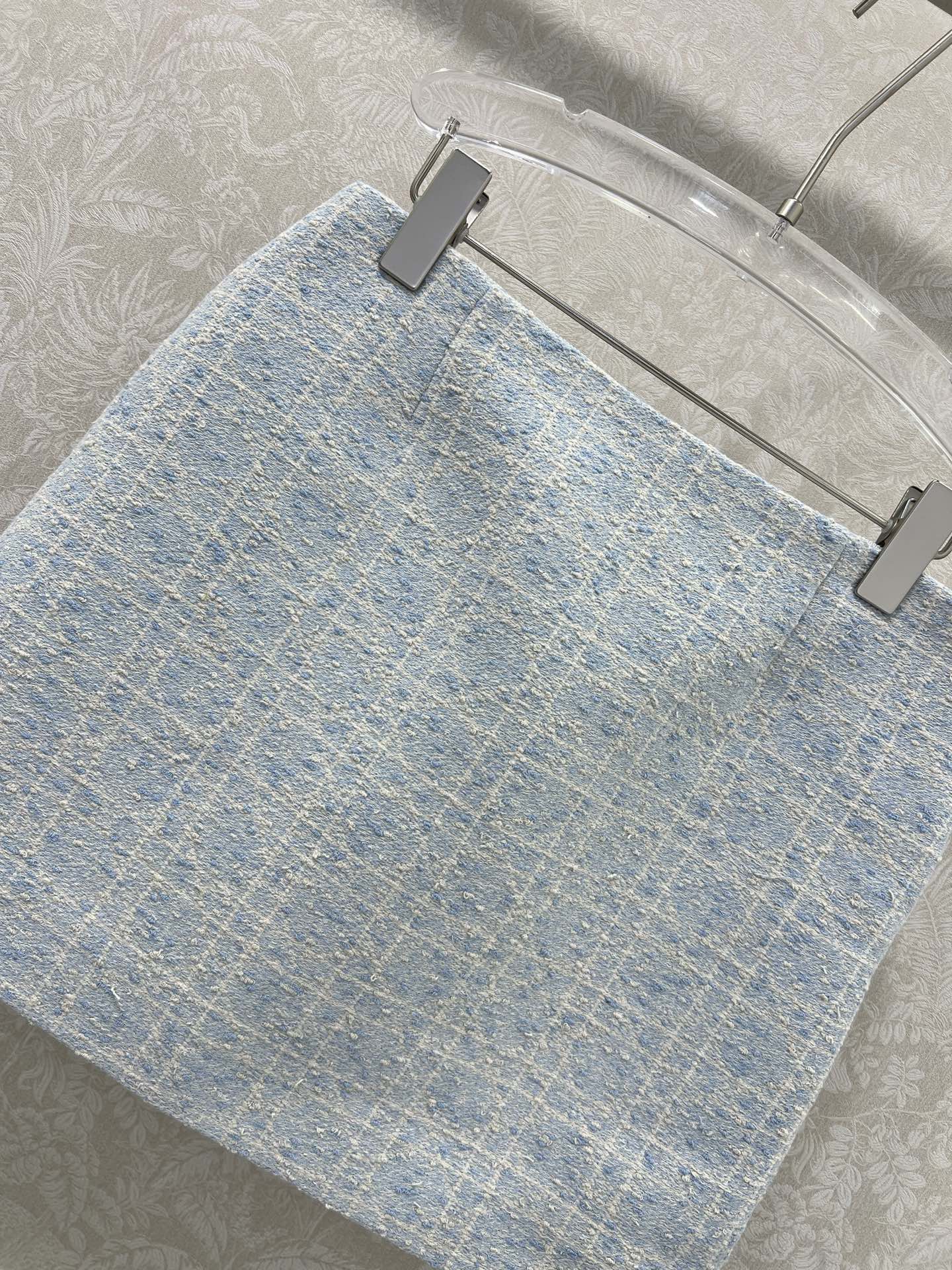 蓝色出货啦🔥🔥Dio* 25新款藤格提花半裙 马卡龙配色出货啦！绝美的藕粉跟浅蓝色 🩷🩵定制YB进口粗纺