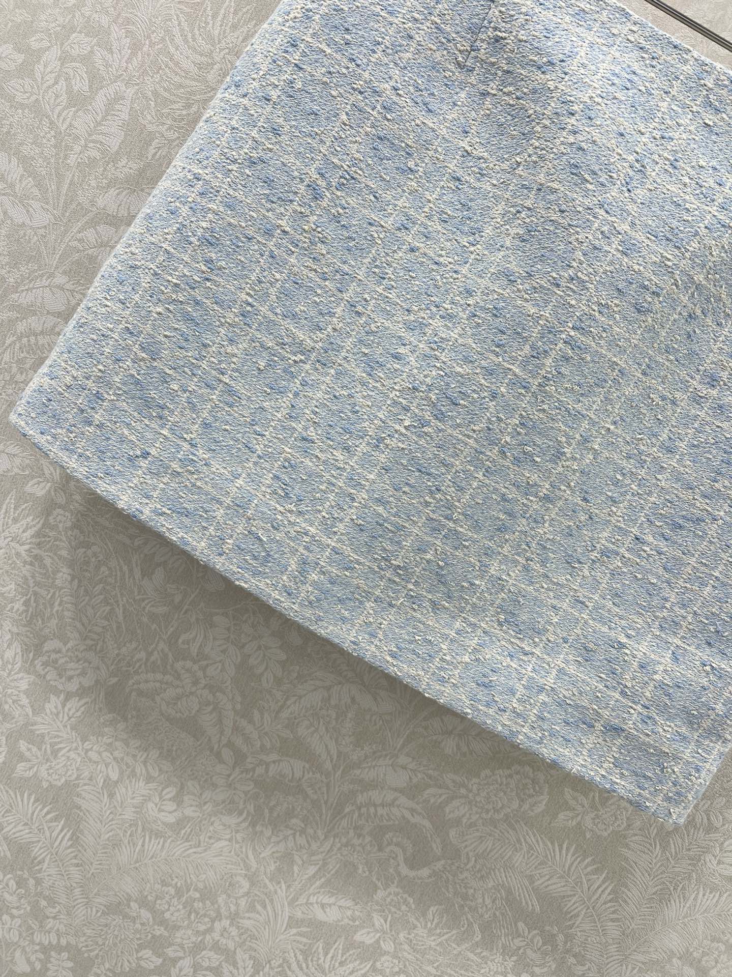 蓝色出货啦🔥🔥Dio* 25新款藤格提花半裙 马卡龙配色出货啦！绝美的藕粉跟浅蓝色 🩷🩵定制YB进口粗纺