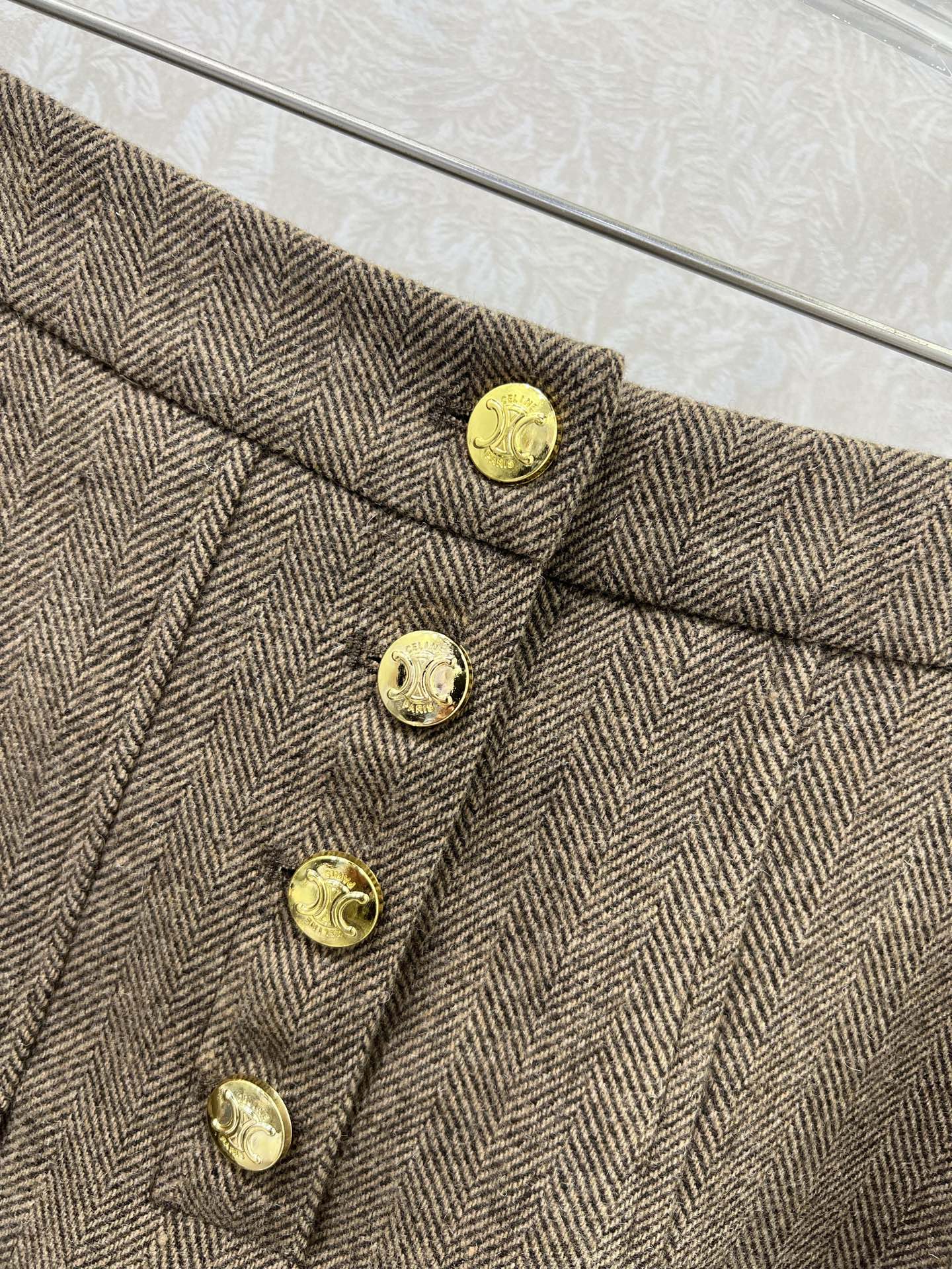 半裙细节🔥🔥 CELIN* 25新款套装 含羊毛西装外套➕百褶半裙  超火爆的美拉德色系 老钱风穿搭 定