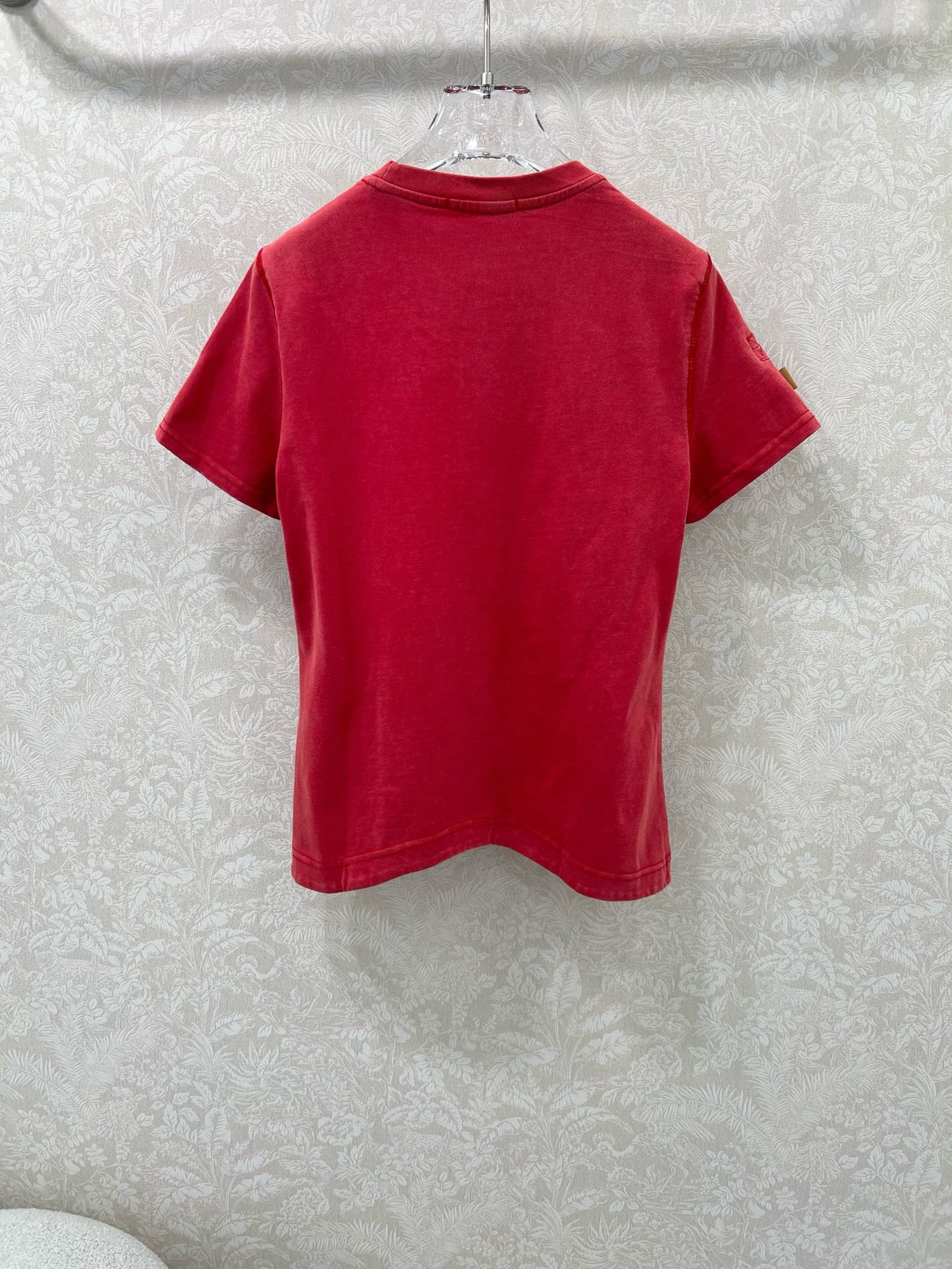 🔥🔥Louis Vuitt*n25新款圆领烫钻T恤 大爆款来袭！！高密度做旧洗水棉 左肩处定制贴钻  袖