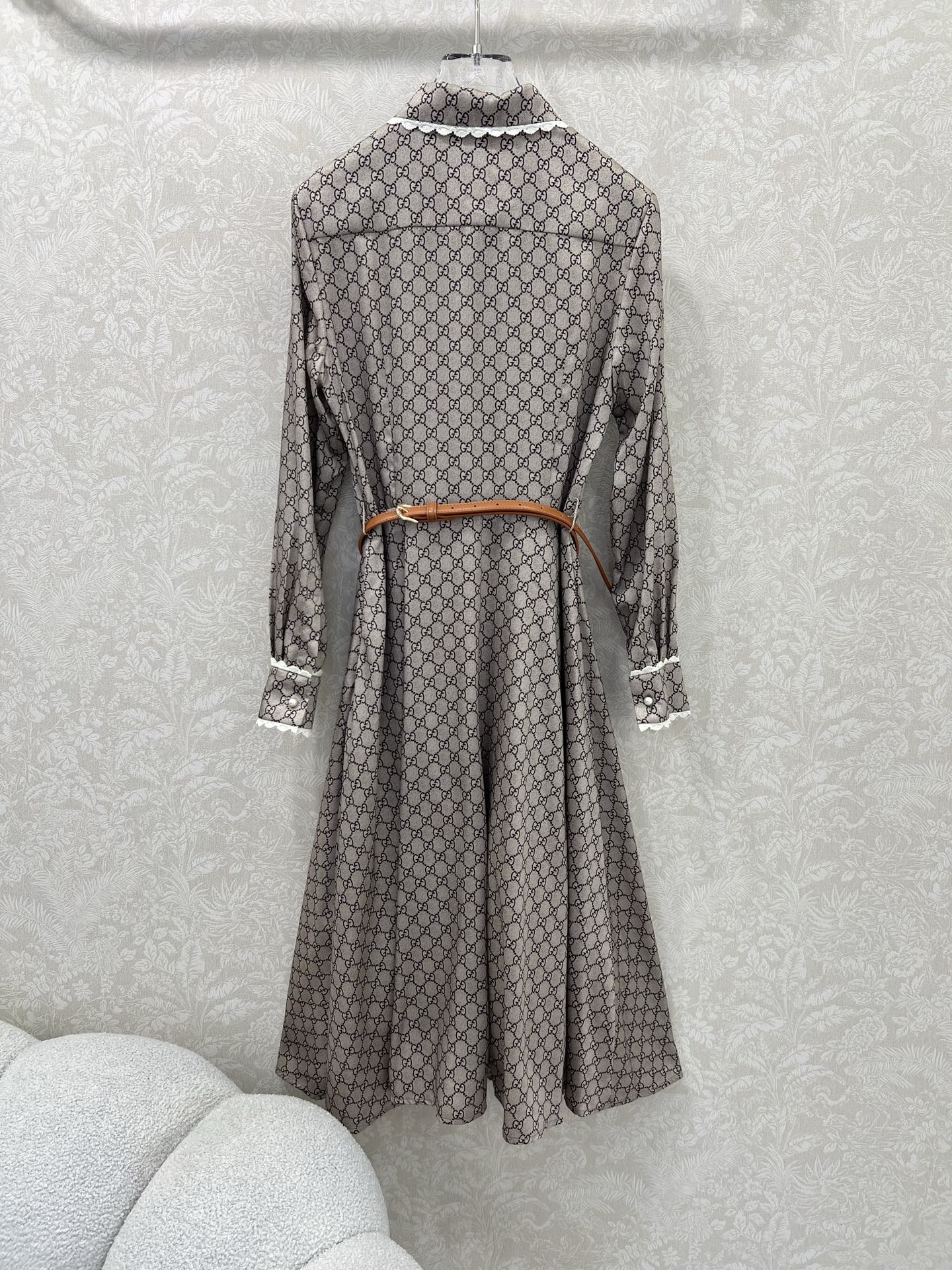 🔥🔥 Gucc*25新款经典双G logo 印花拼蕾丝花边衬衣式连衣裙 经典花色永不过时 这款气质甜美高