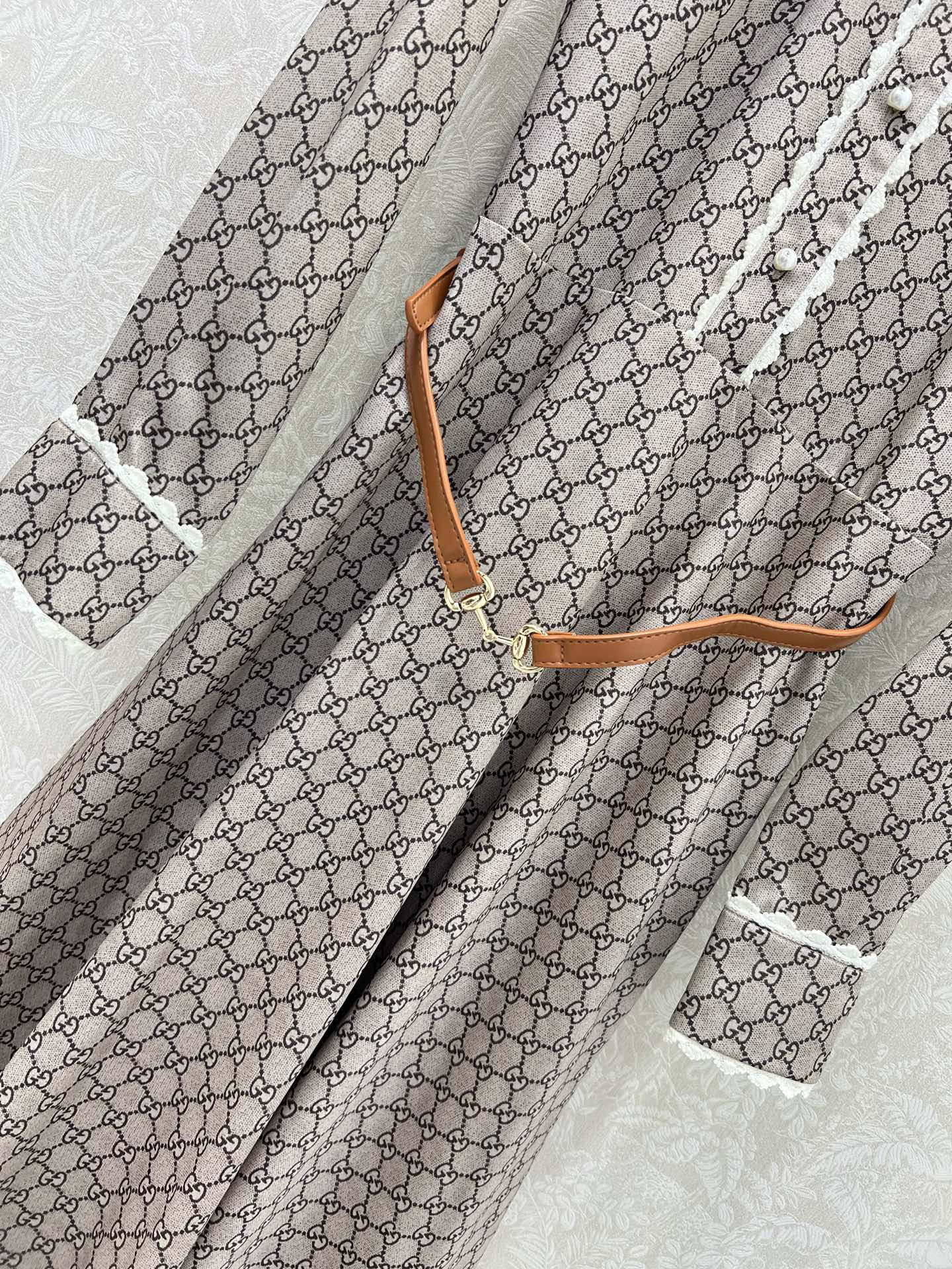 🔥🔥 Gucc*25新款经典双G logo 印花拼蕾丝花边衬衣式连衣裙 经典花色永不过时 这款气质甜美高