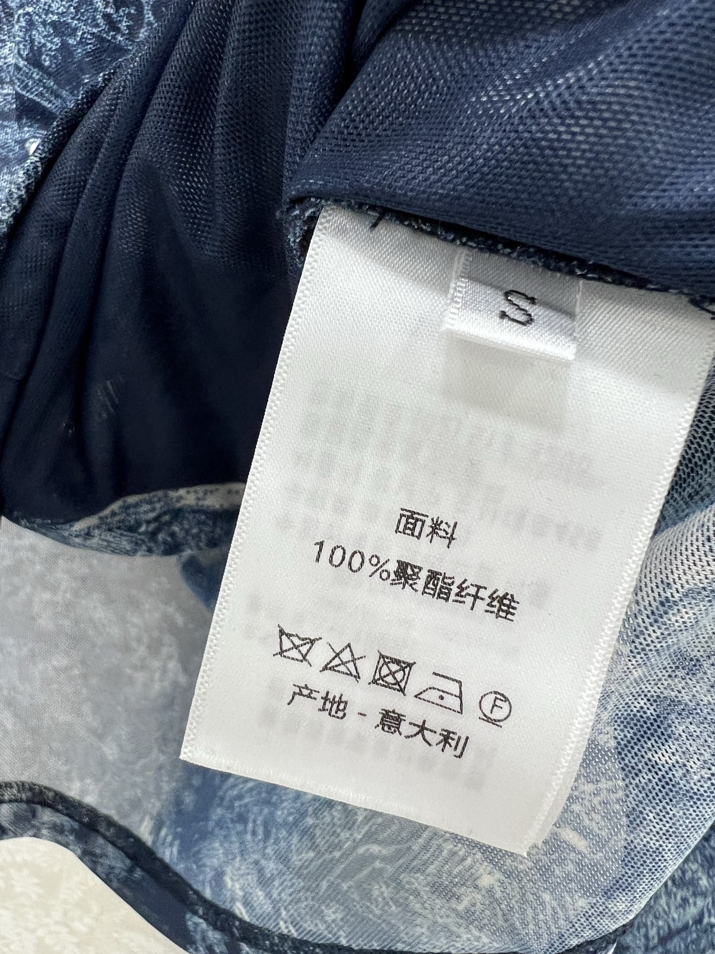 🔥🔥 DIO*迪/奥 25早秋新款D家丛林动物V领打底上衣 高级大气  柔软弹力很舒服 满满的穿搭高级感