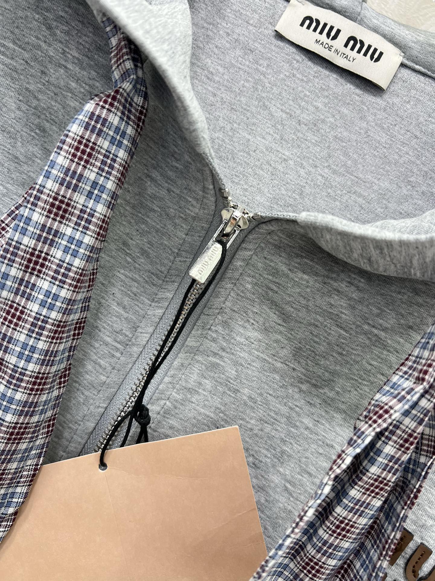 🔥🔥miumi*25新款气质假两件设计拼色卫衣套装！复古风甜妹减龄运动少女连帽外套搭配超短半裙一套上身绝