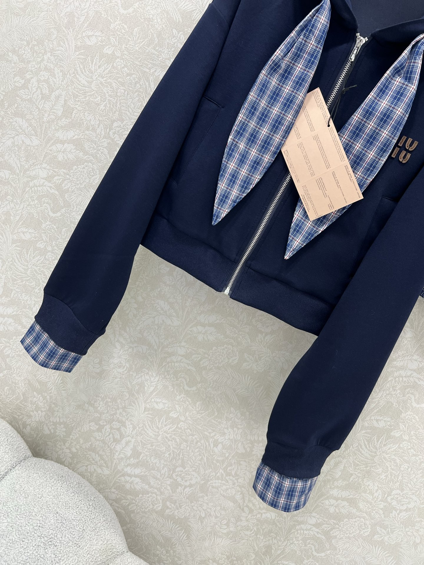 🔥🔥miumi*25新款气质假两件设计拼色卫衣套装！复古风甜妹减龄运动少女连帽外套搭配超短半裙一套上身绝