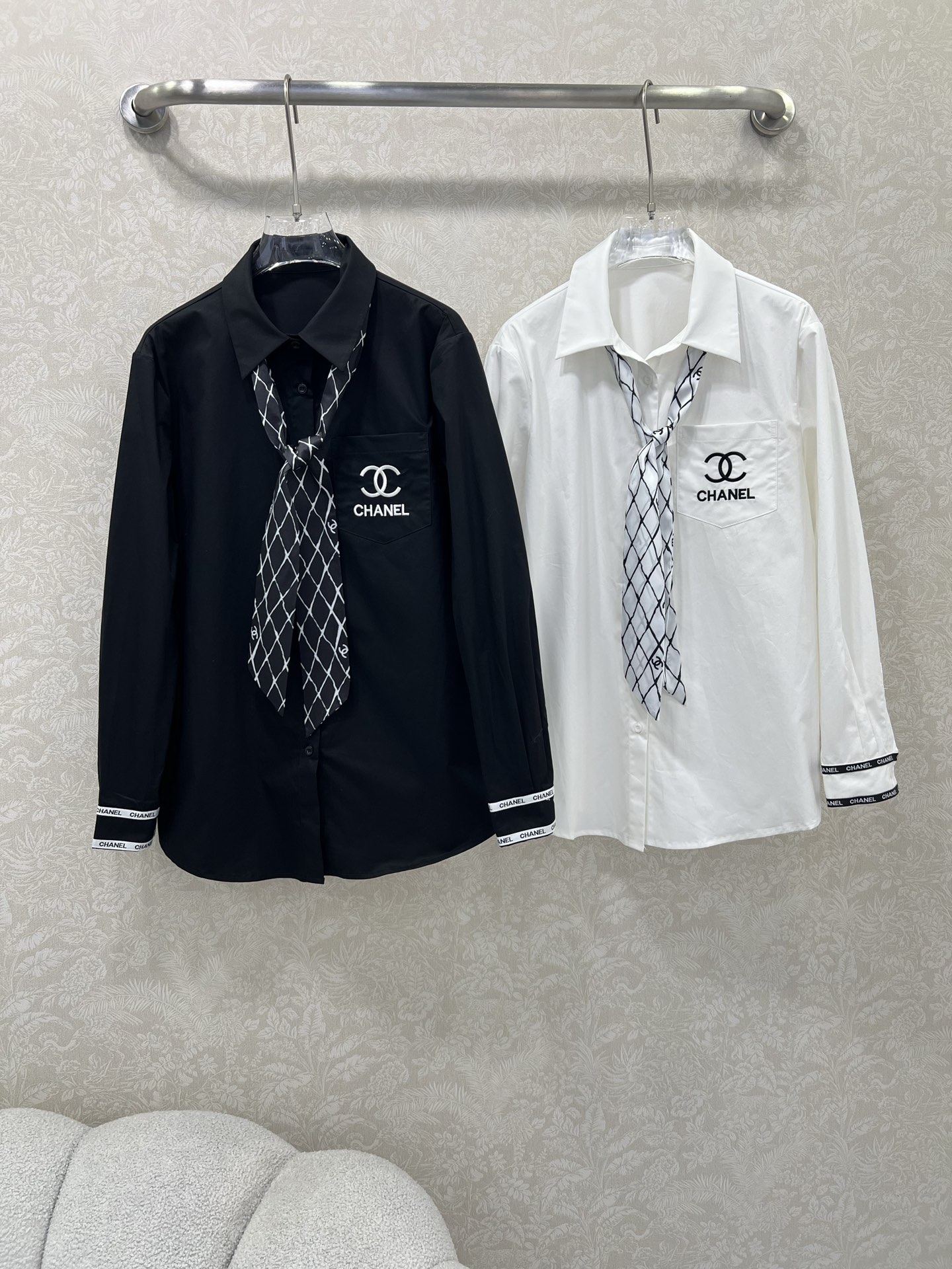 🔥🔥chan*l 25新款翻领长袖配丝巾衬衣 定制双c印花丝巾 可拆卸单独搭配 全新定制YB棉 前排扣设