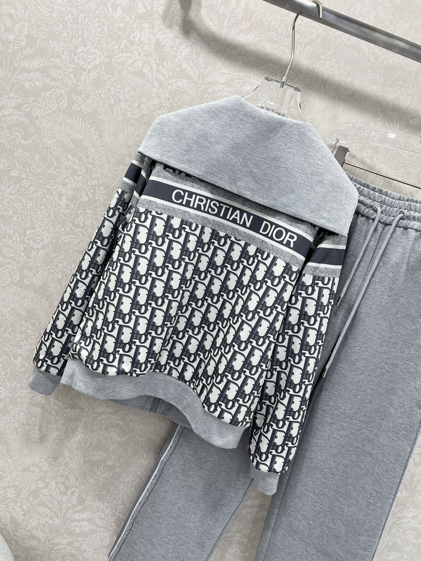 外套双面可穿🔥🔥 DIO*迪/奥25新款套装双面海军风披肩拉链外套➕阔腿长裤的组合  外套小蜜蜂绣花 内