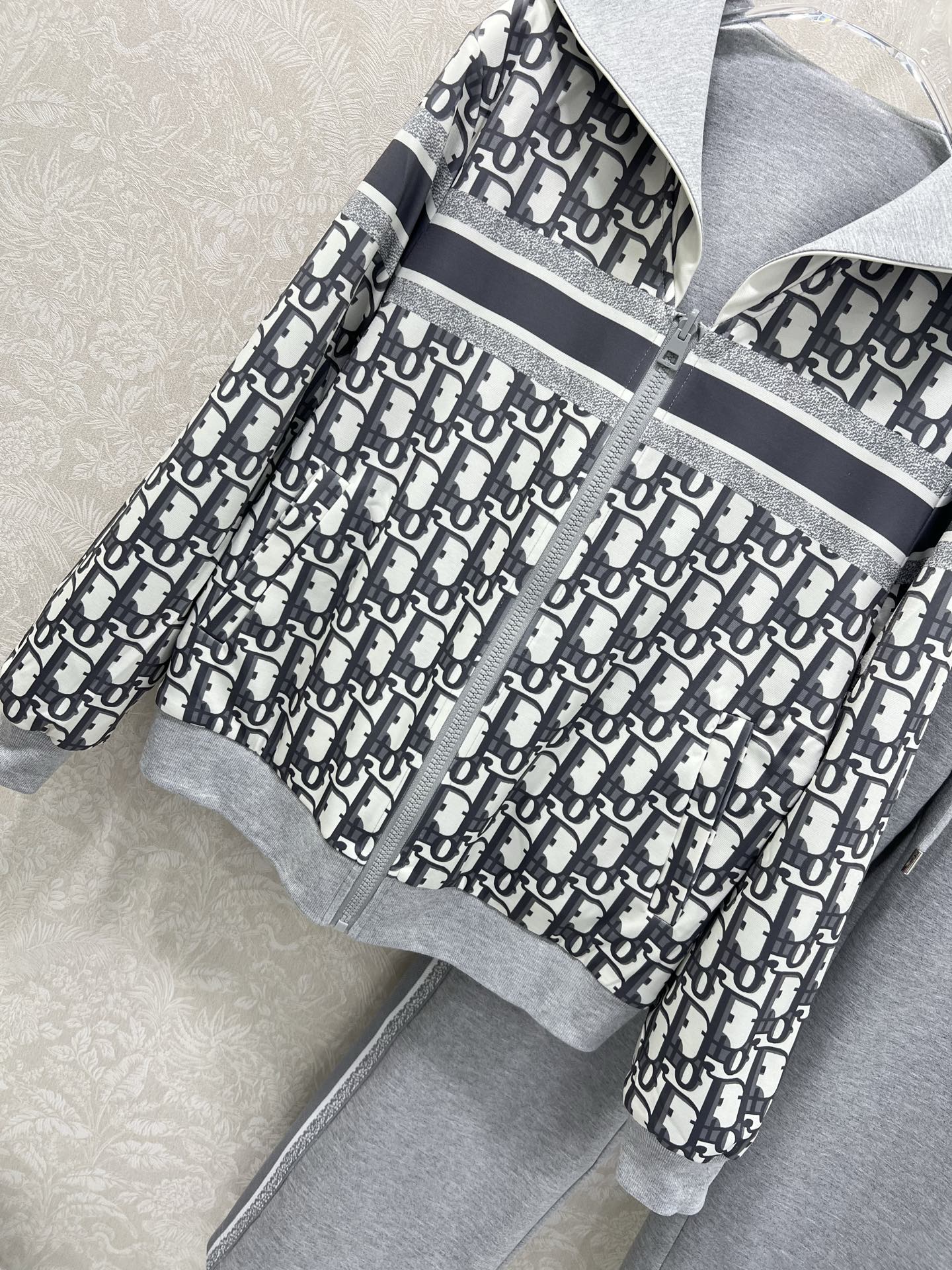 外套双面可穿🔥🔥 DIO*迪/奥25新款套装双面海军风披肩拉链外套➕阔腿长裤的组合  外套小蜜蜂绣花 内