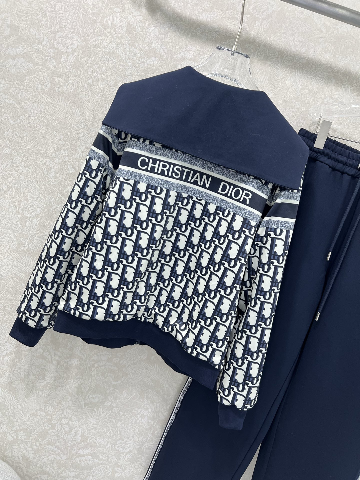 外套双面🔥🔥 DIO*迪/奥25新款套装双面海军风披肩拉链外套➕阔腿长裤的组合  外套小蜜蜂绣花 内里经