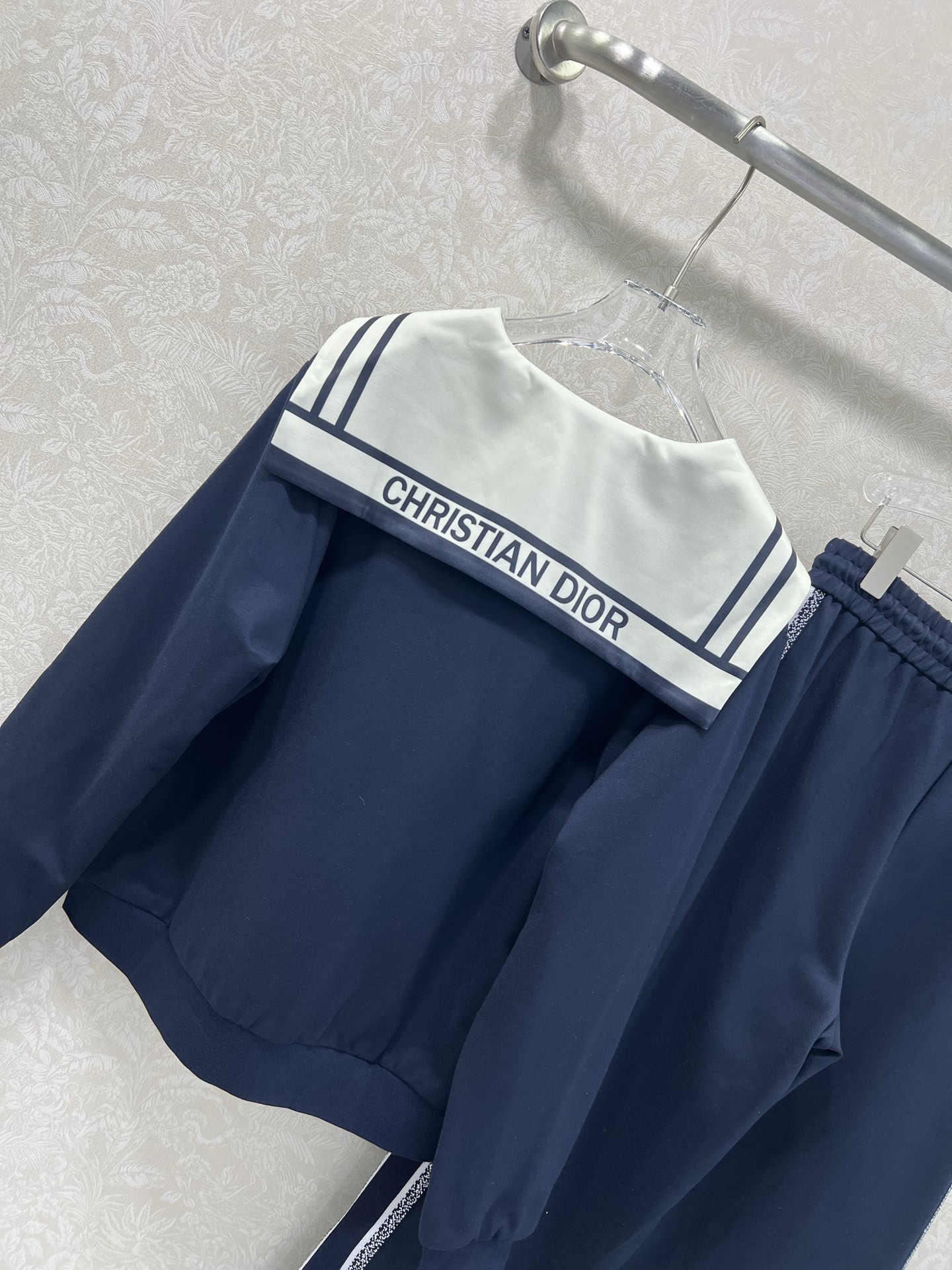 外套双面🔥🔥 DIO*迪/奥25新款套装双面海军风披肩拉链外套➕阔腿长裤的组合  外套小蜜蜂绣花 内里经