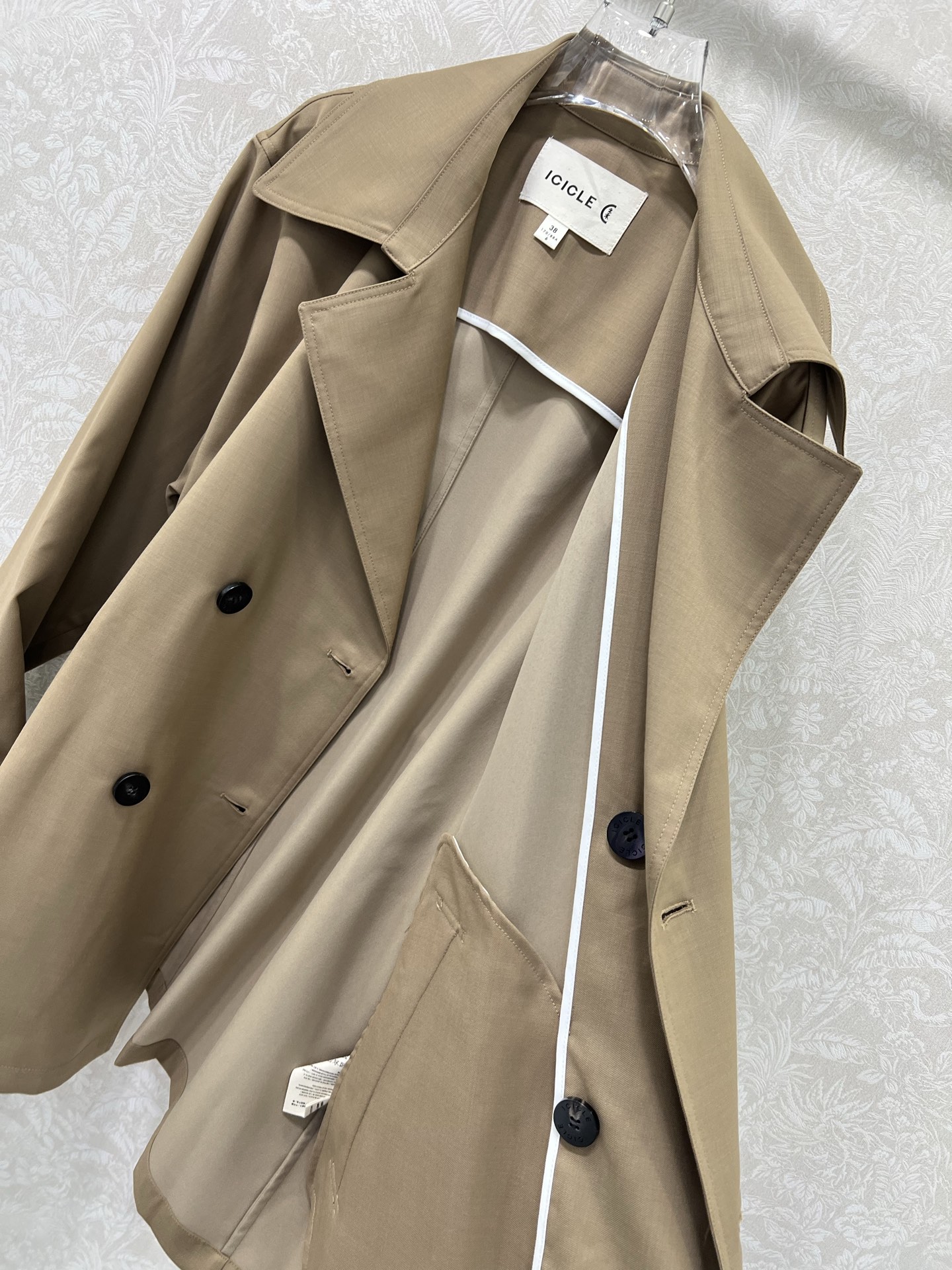 🔥🔥ICICLE 25新款丝毛翻领双排扣外套 行走的高定，长期主义老钱风穿搭，独家定制丝毛面料 翻领双排