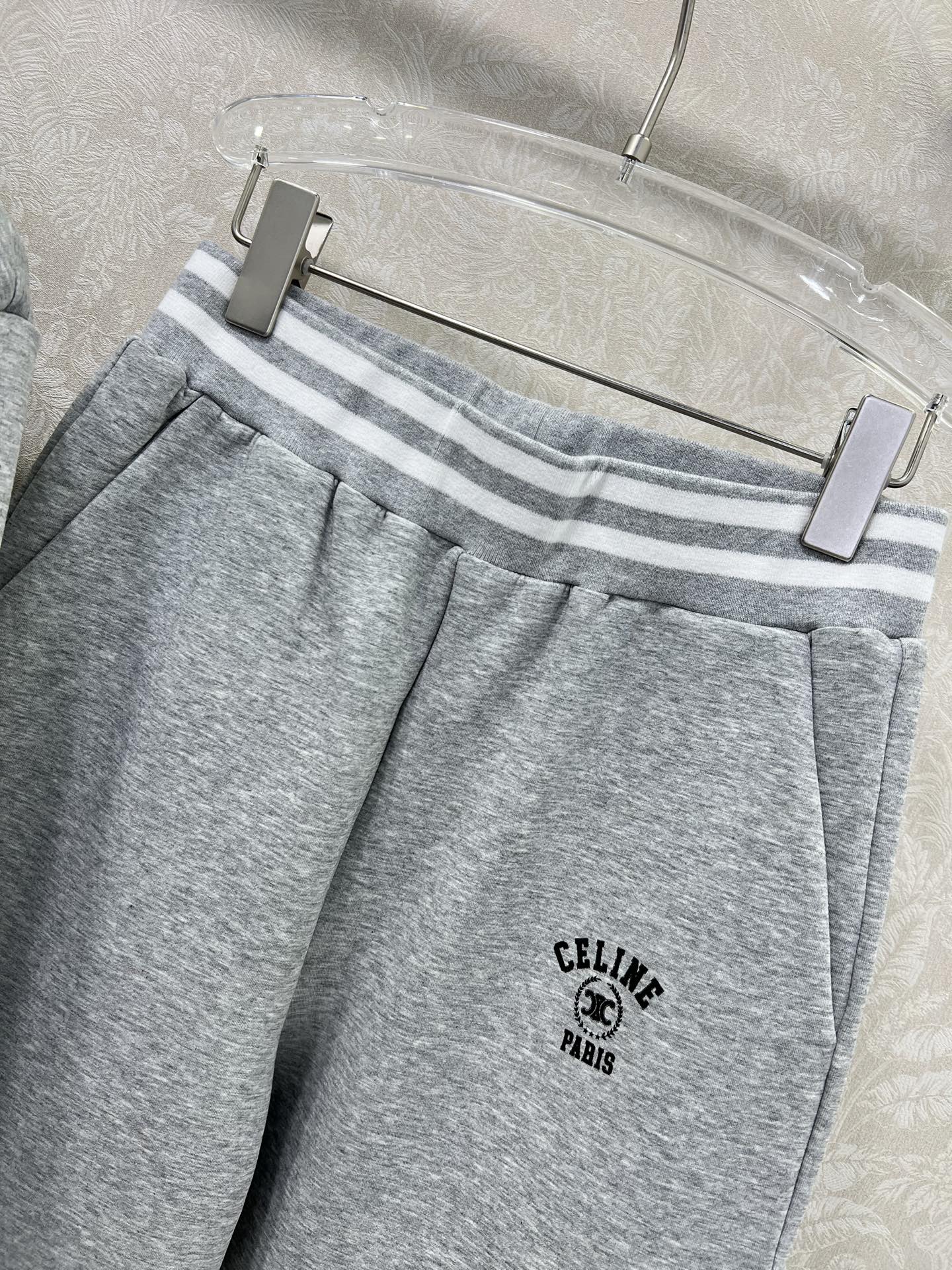 🔥🔥  CELIN*25早秋新款套装 圆领下摆织带卫衣➕束脚长裤的组合  上衣ce字母凯旋门logo印花