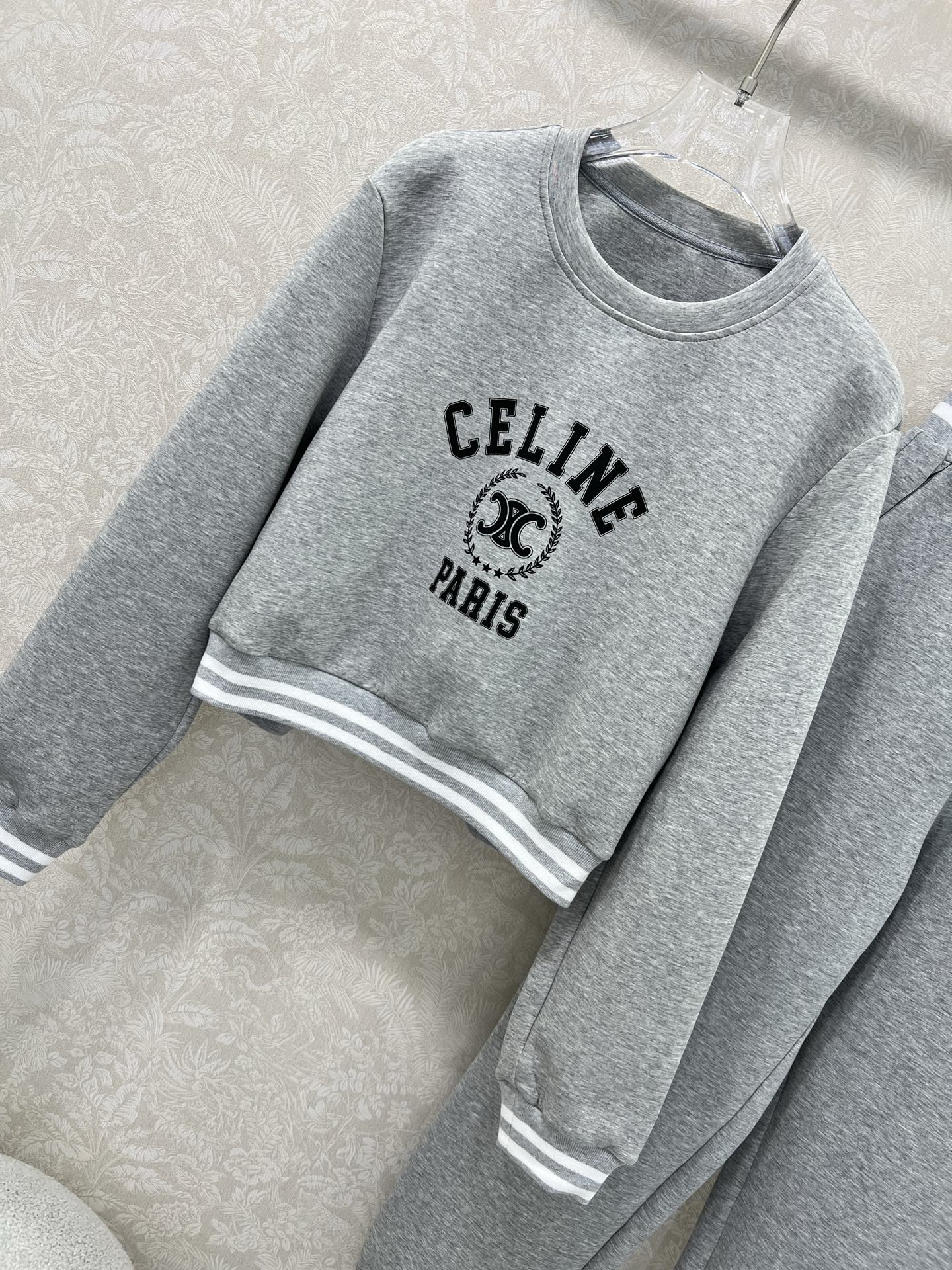 🔥🔥  CELIN*25早秋新款套装 圆领下摆织带卫衣➕束脚长裤的组合  上衣ce字母凯旋门logo印花