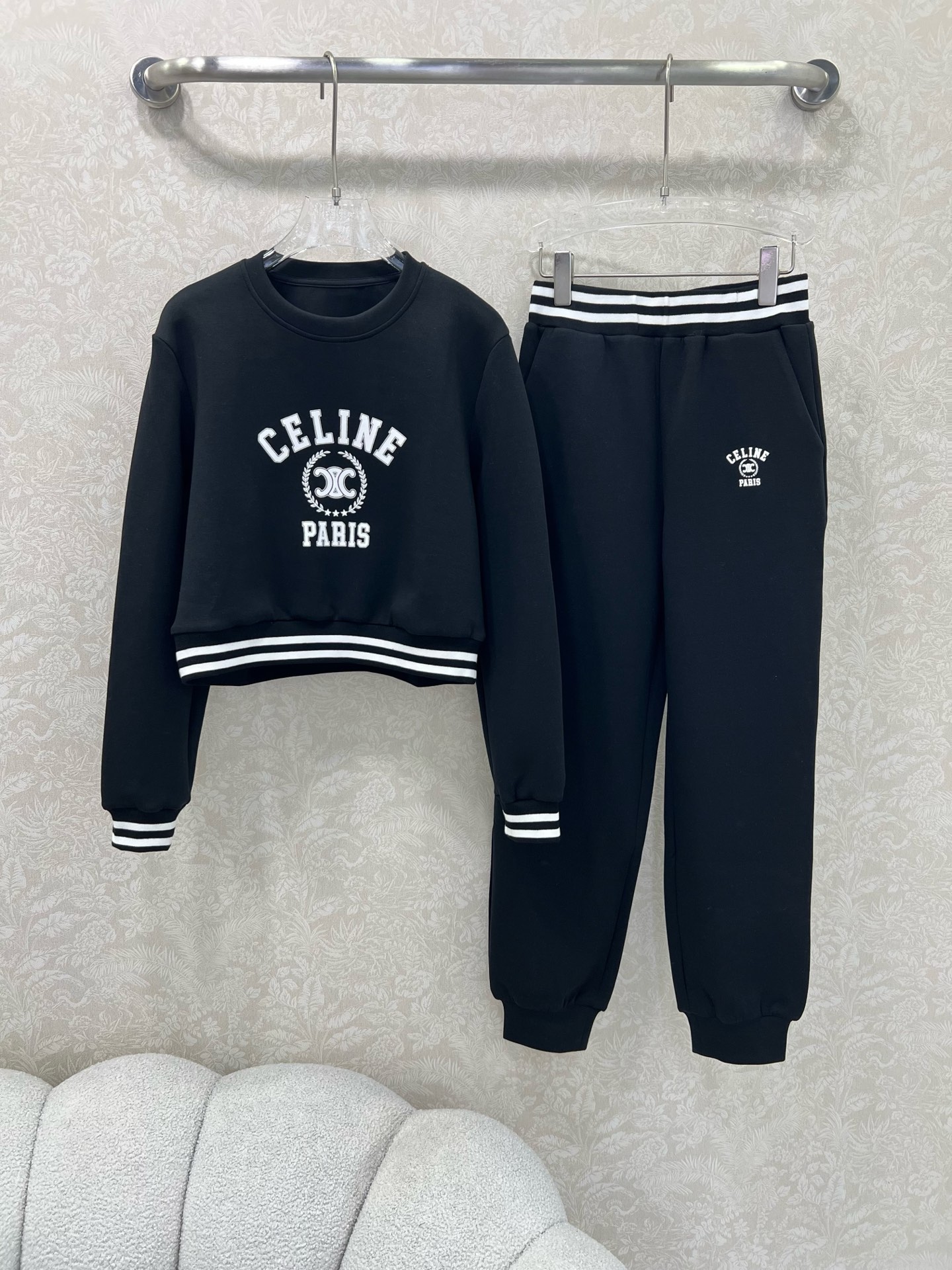 🔥🔥  CELIN*25早秋新款套装 圆领下摆织带卫衣➕束脚长裤的组合  上衣ce字母凯旋门logo印花