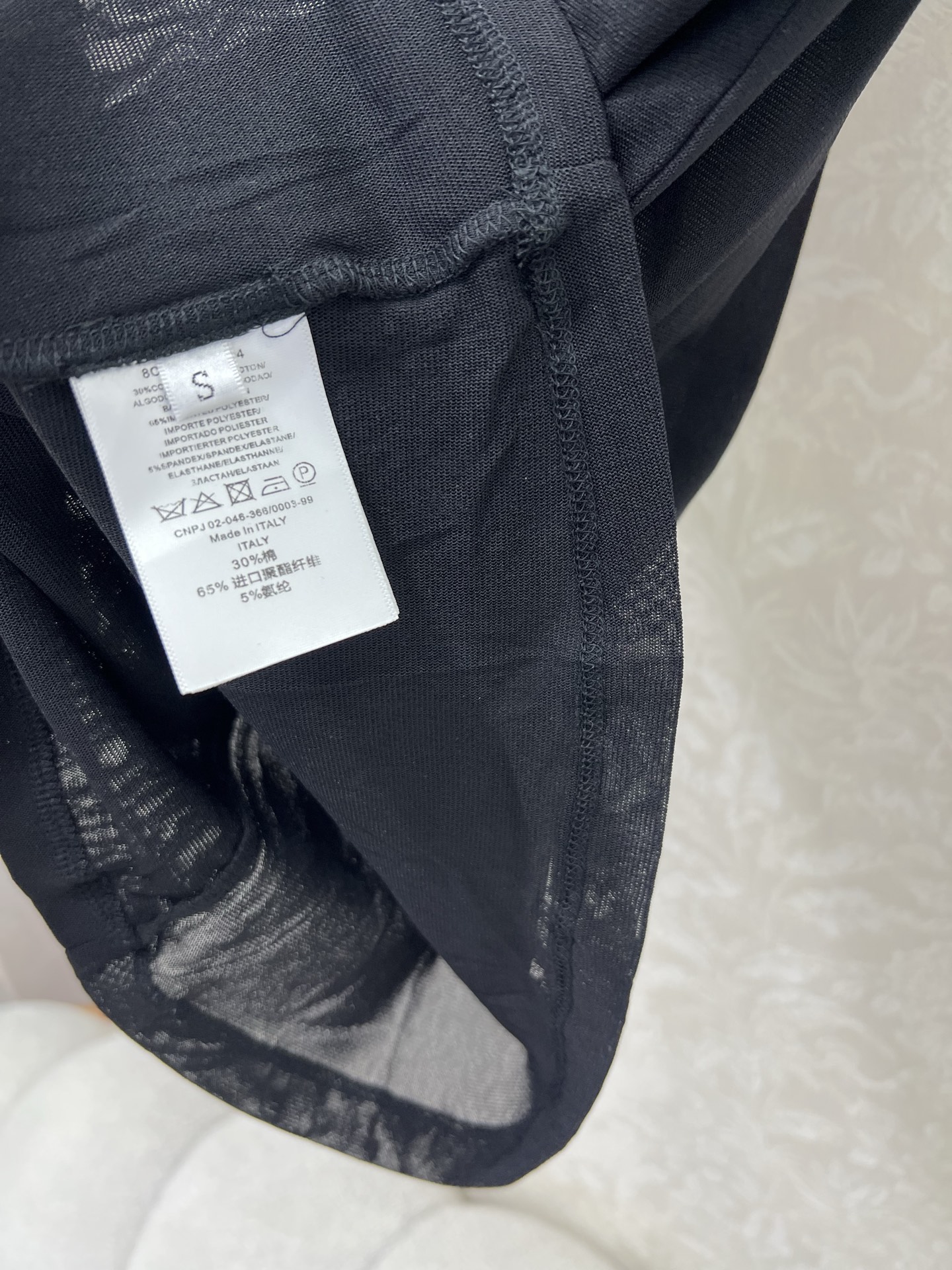 🔥🔥miumi*25新款网纱打底 微微堆领打底上衣  胸前经典logo贴标 网纱面料柔软亲肤 前片双层不