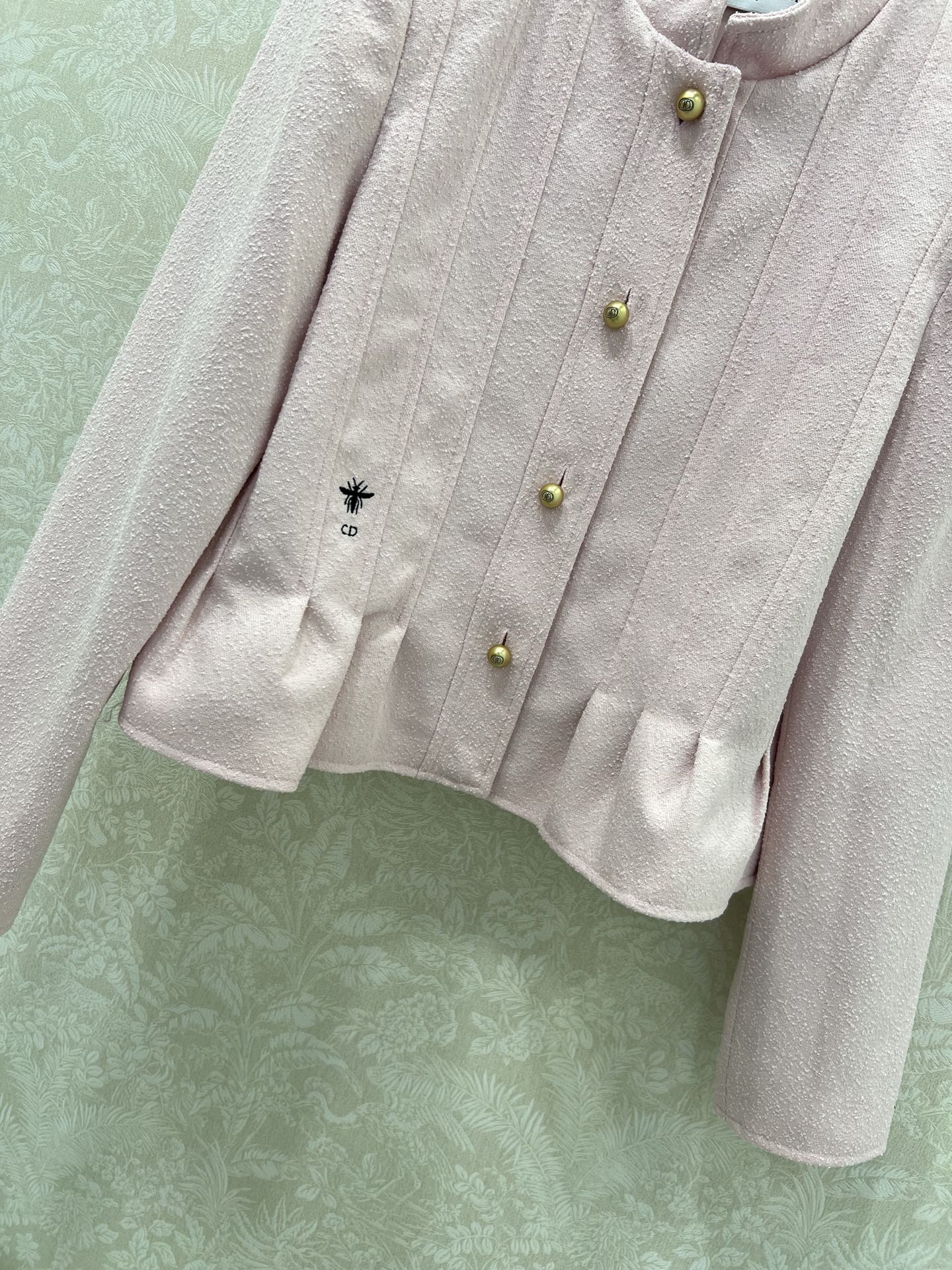 🔥🔥Dio*25新款立领排扣荷叶摆外套 高级又时髦的马卡龙配色 定制CD珍珠扣 立体剪裁版型上身显瘦绝绝