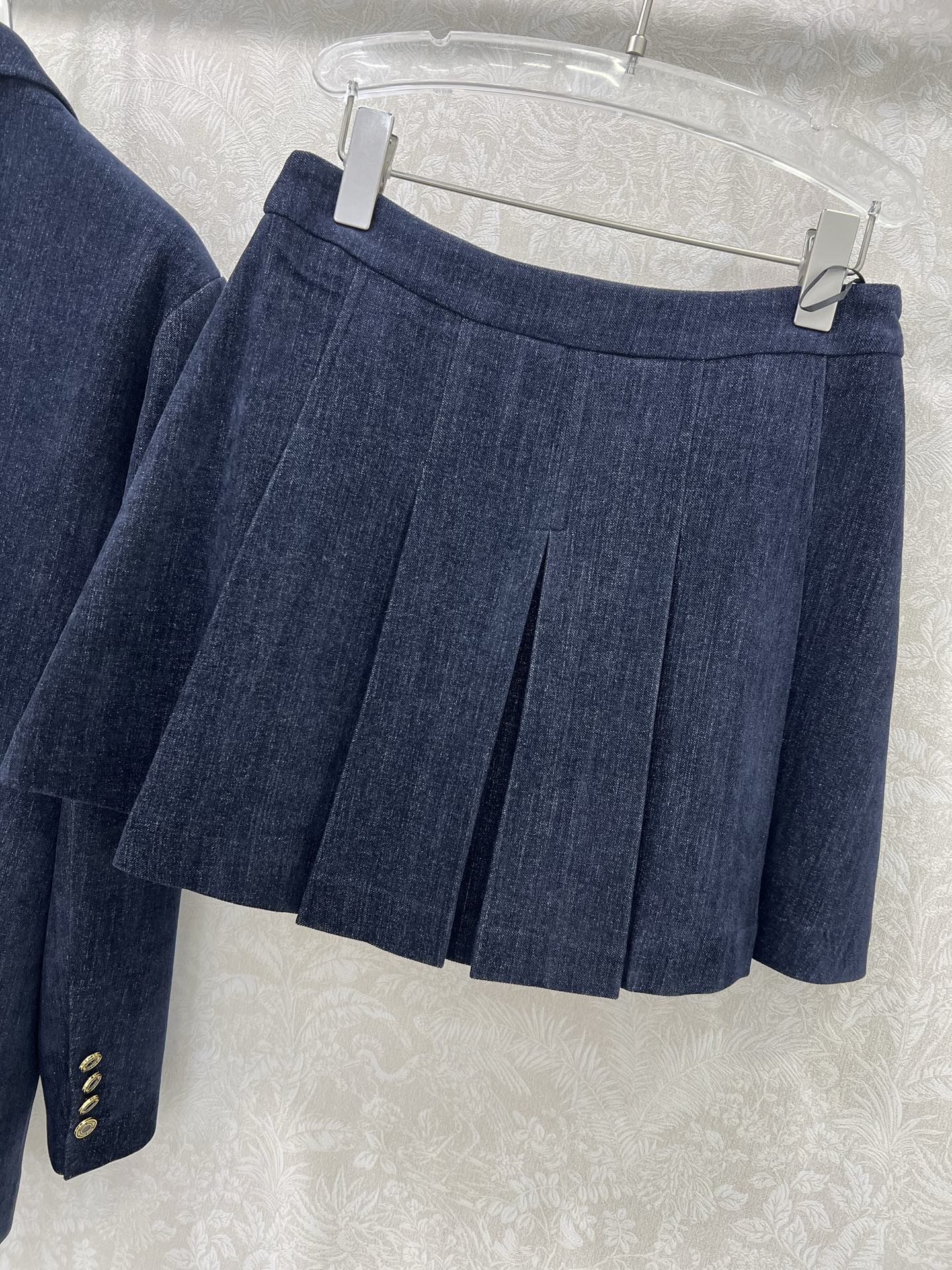 短裙细节🔥🔥 miumi* 25新款套装 磨毛西装外套➕百褶半裙  超火爆的miu系老钱风穿搭 定制mi